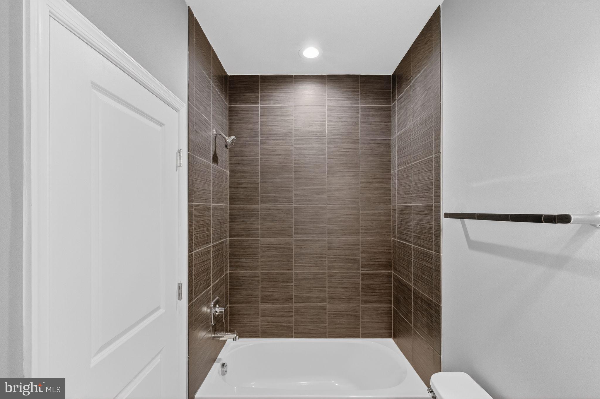 POTOMAC OVERLOOK CONDO - Residential