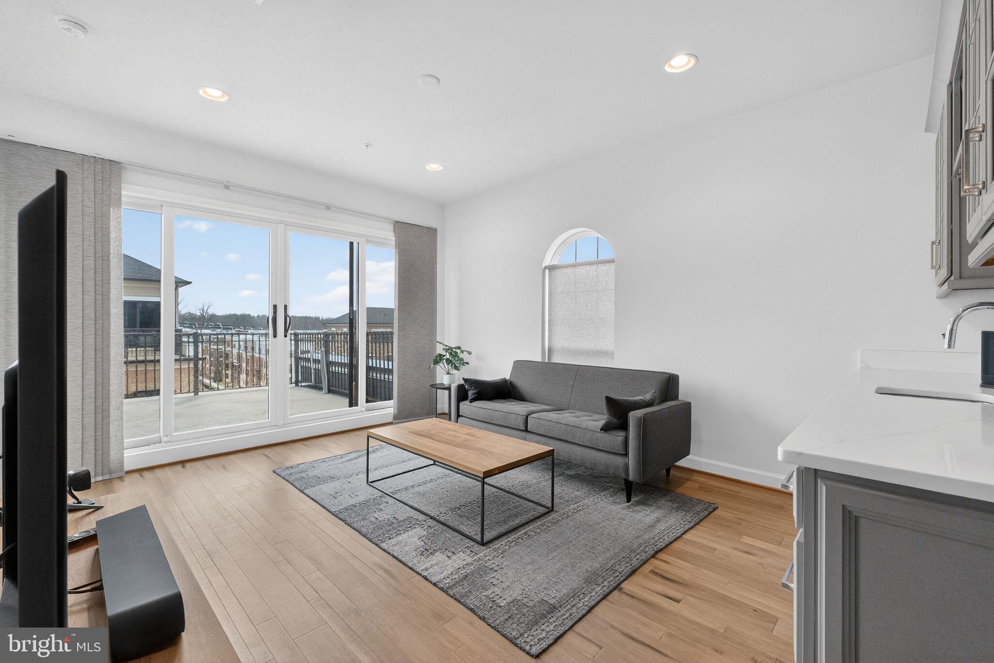 POTOMAC OVERLOOK CONDO - Residential