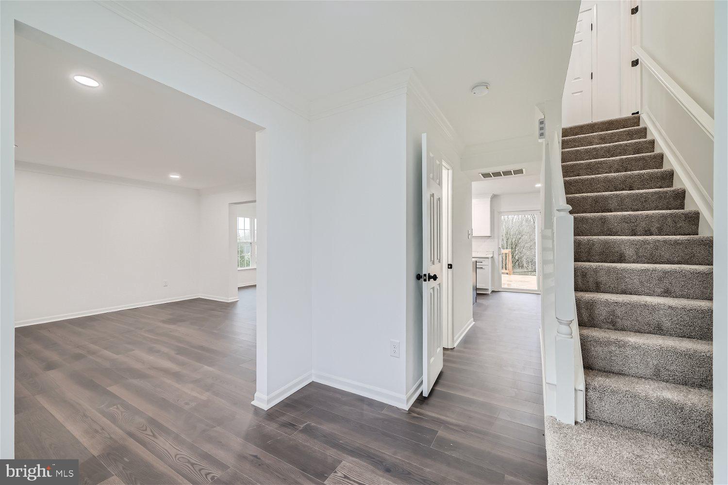 VILLAGE OF BYNUM RUN - Residential