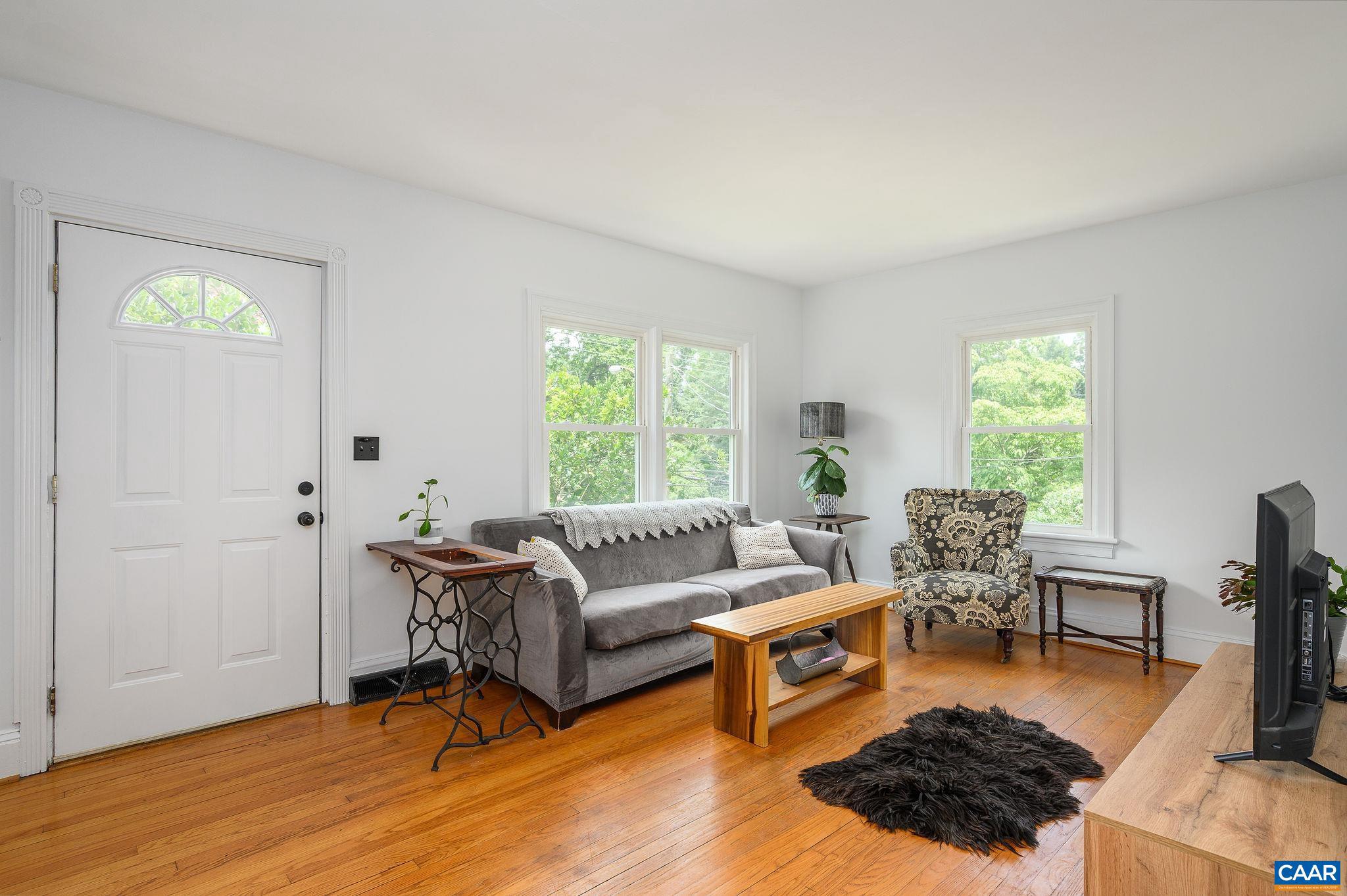 606 MCINTIRE RD