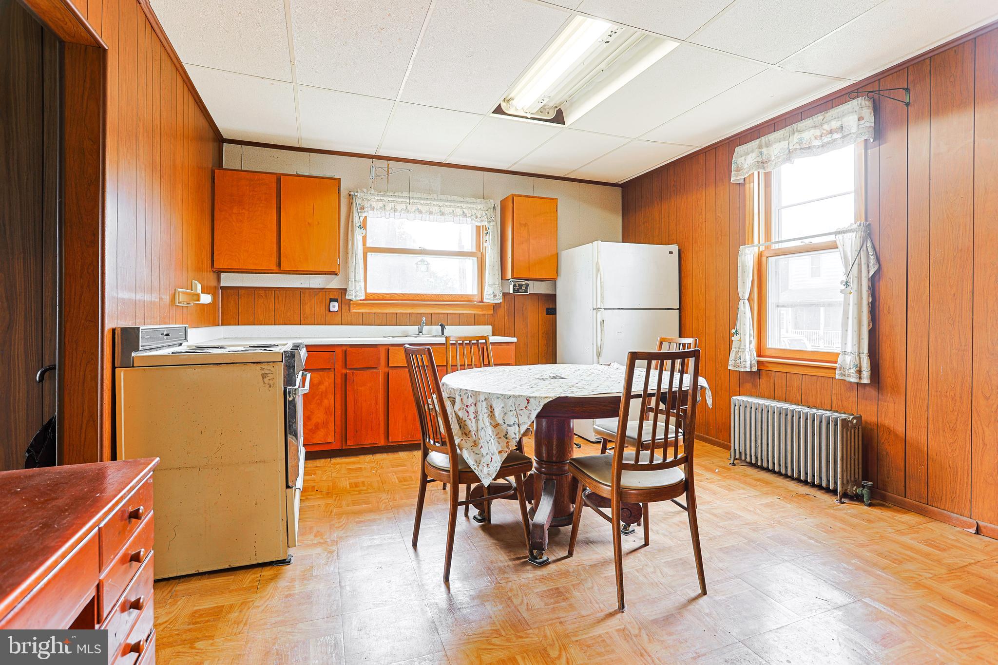 LESTER - Residential
