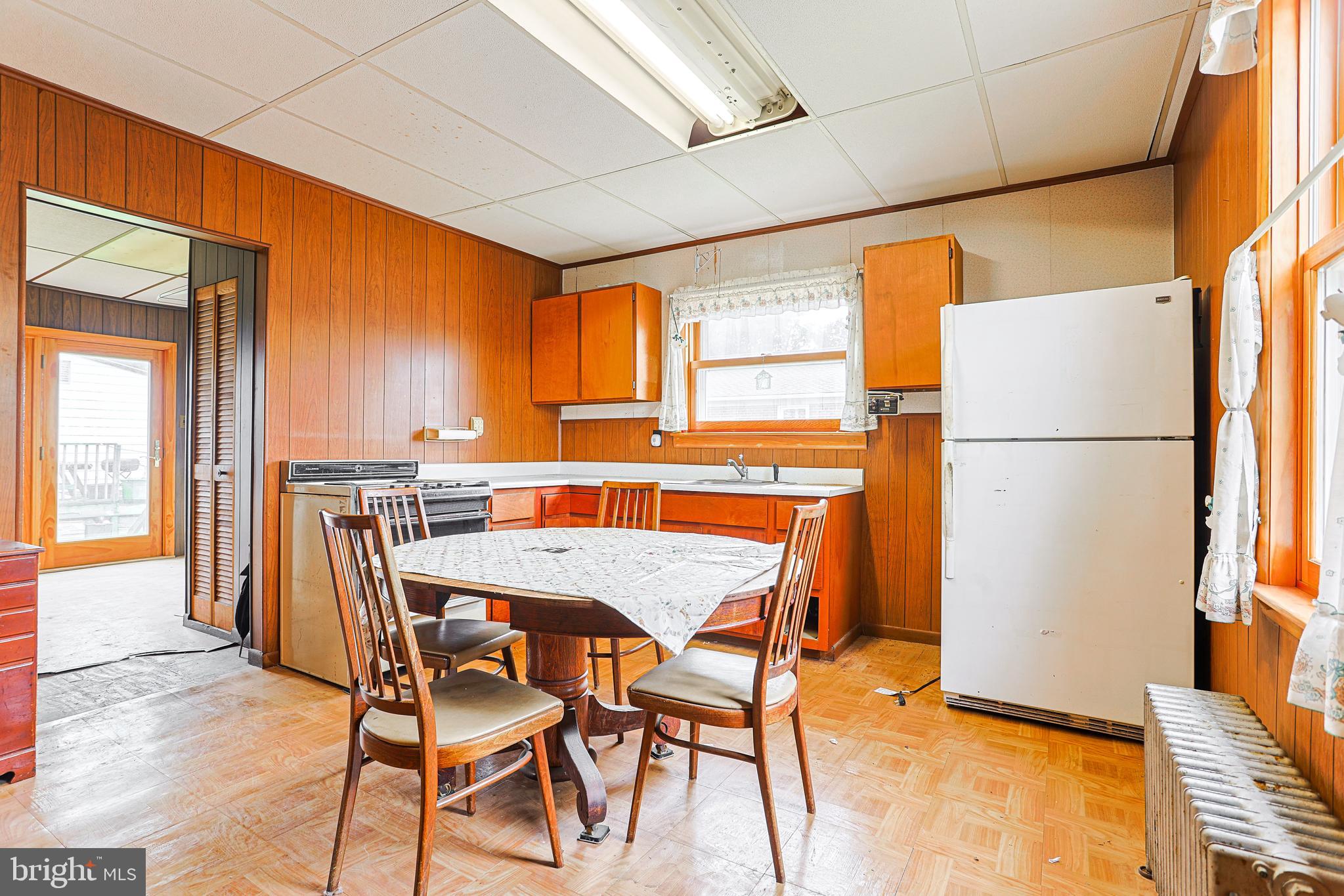 LESTER - Residential