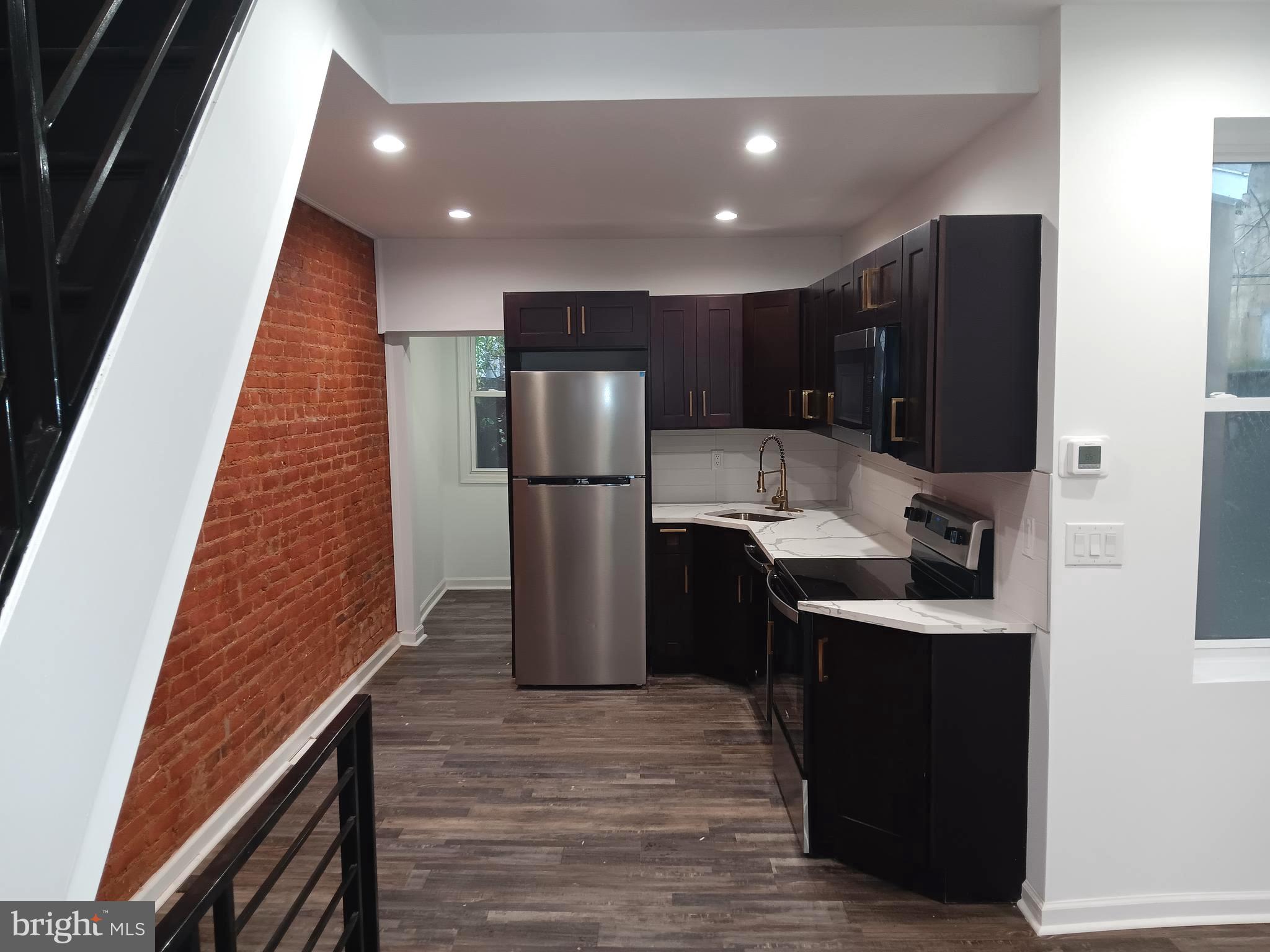 NORRIS SQUARE - Residential Lease