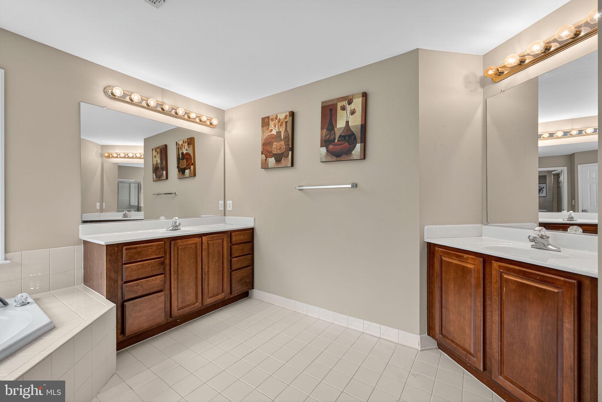 HOPEWELLS LANDING - Residential