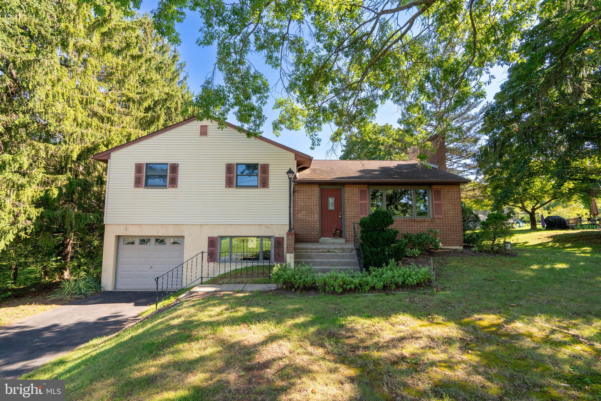 1121 CHURCH ROAD