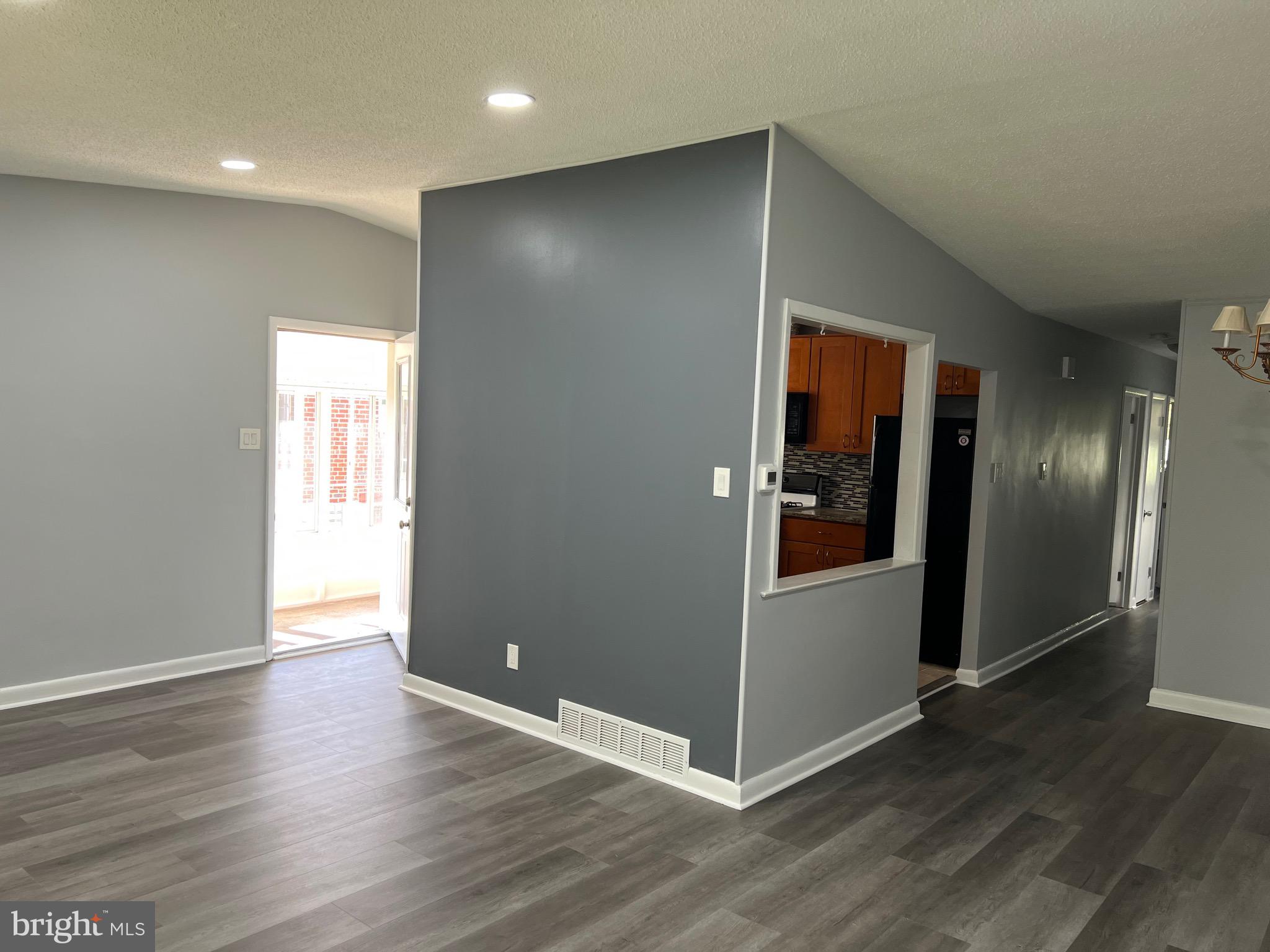 SOMERTON - Residential