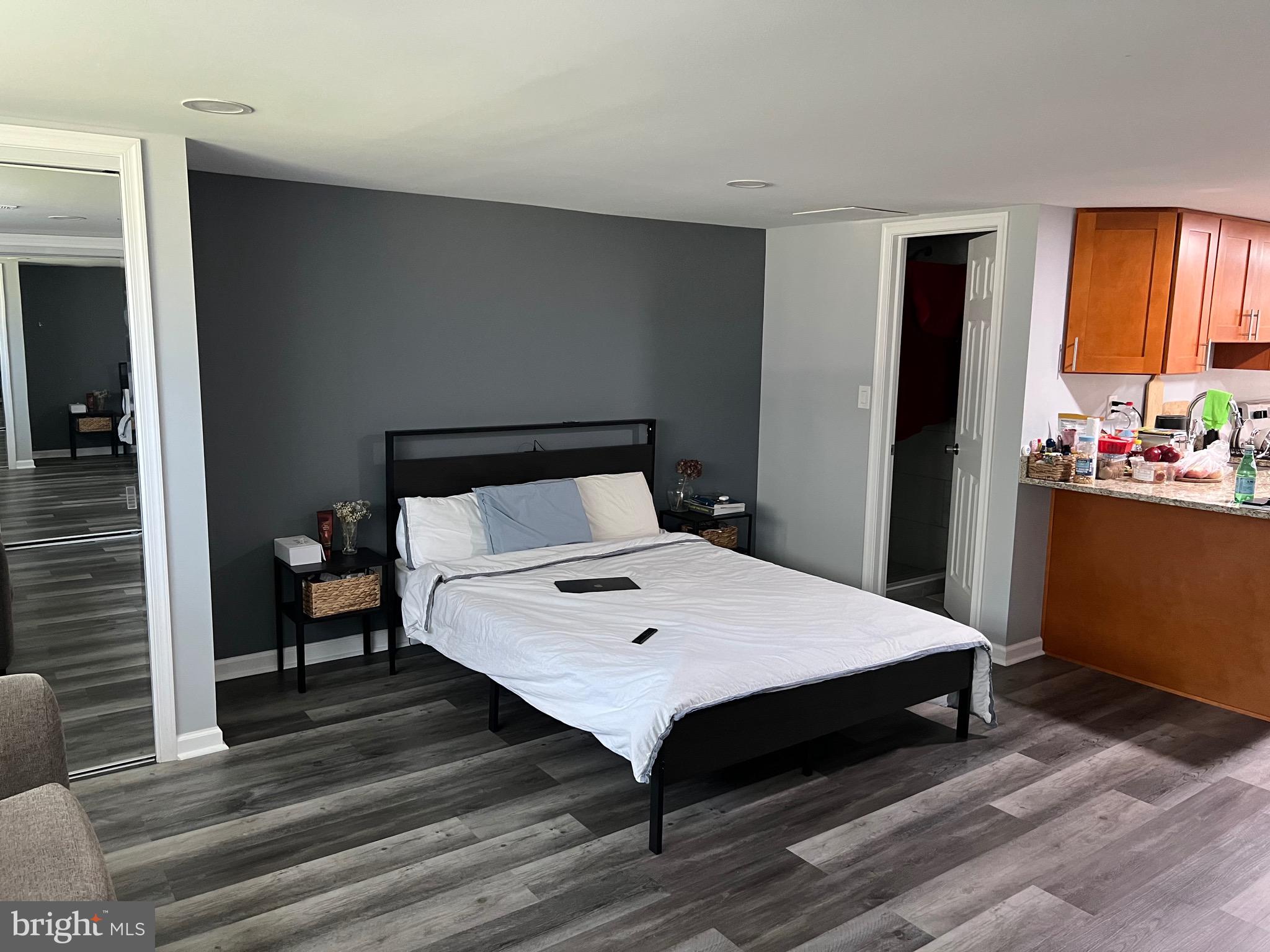 SOMERTON - Residential