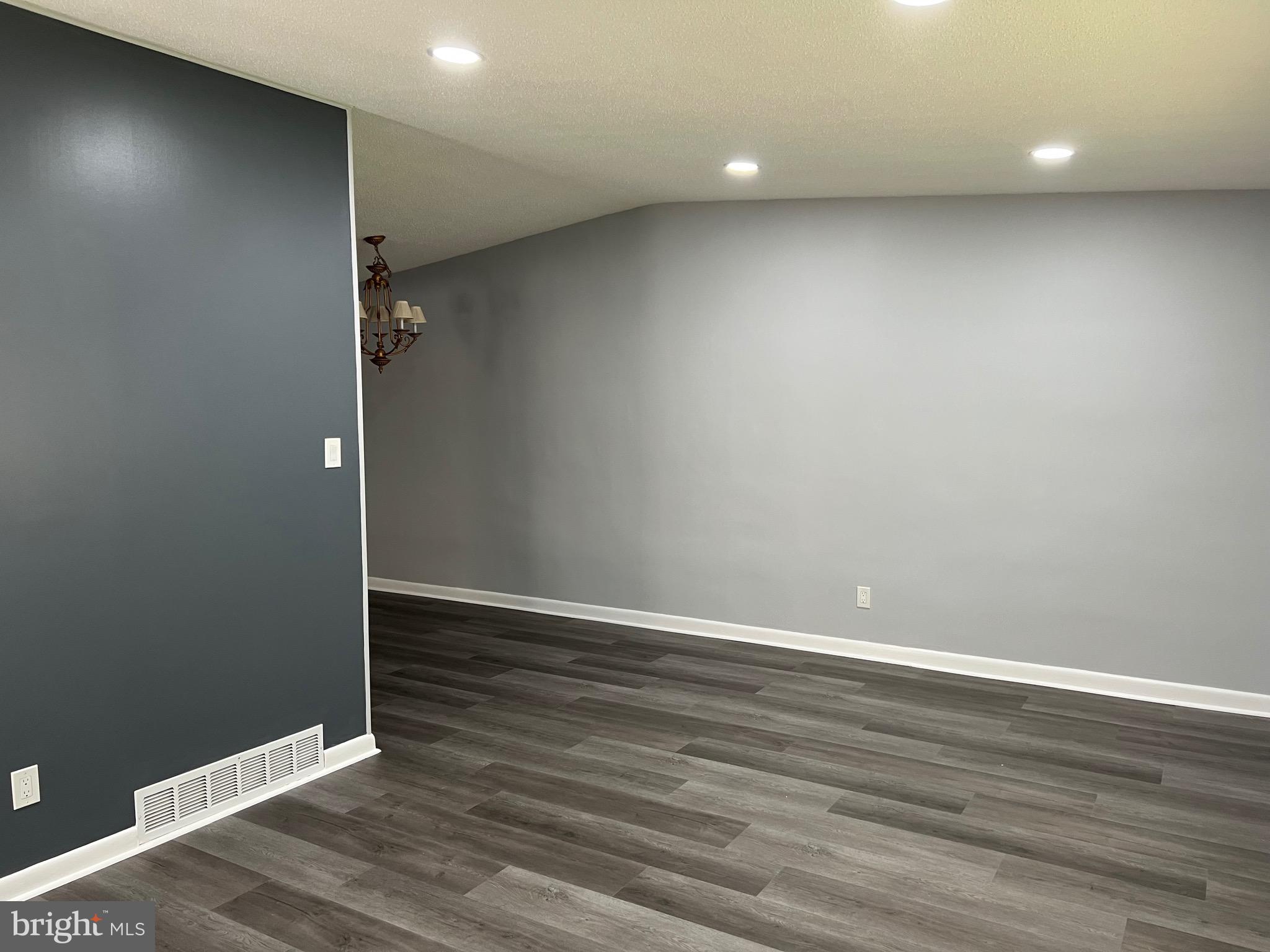 SOMERTON - Residential