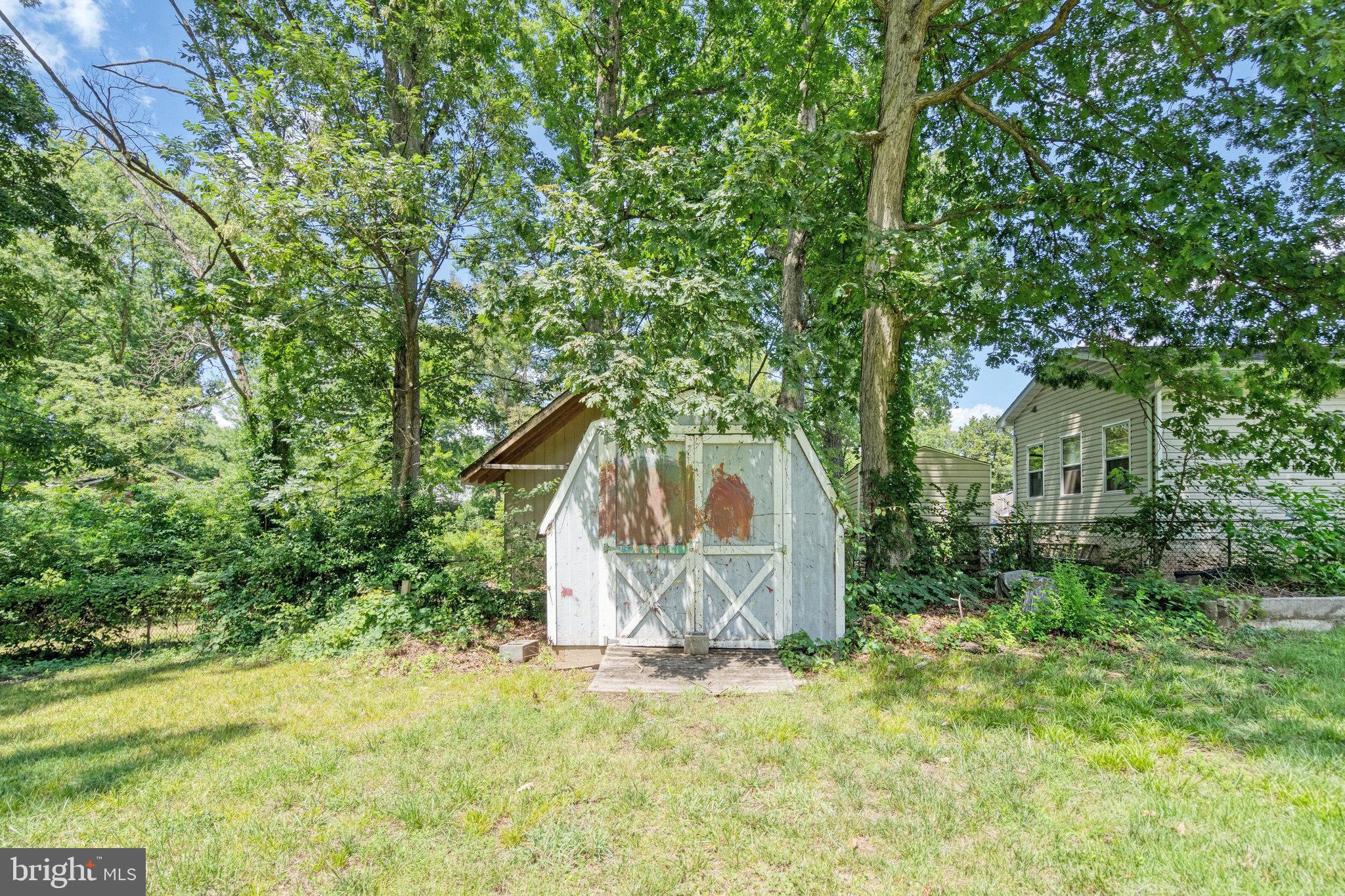 YORKSHIRE VILLAGE - Residential