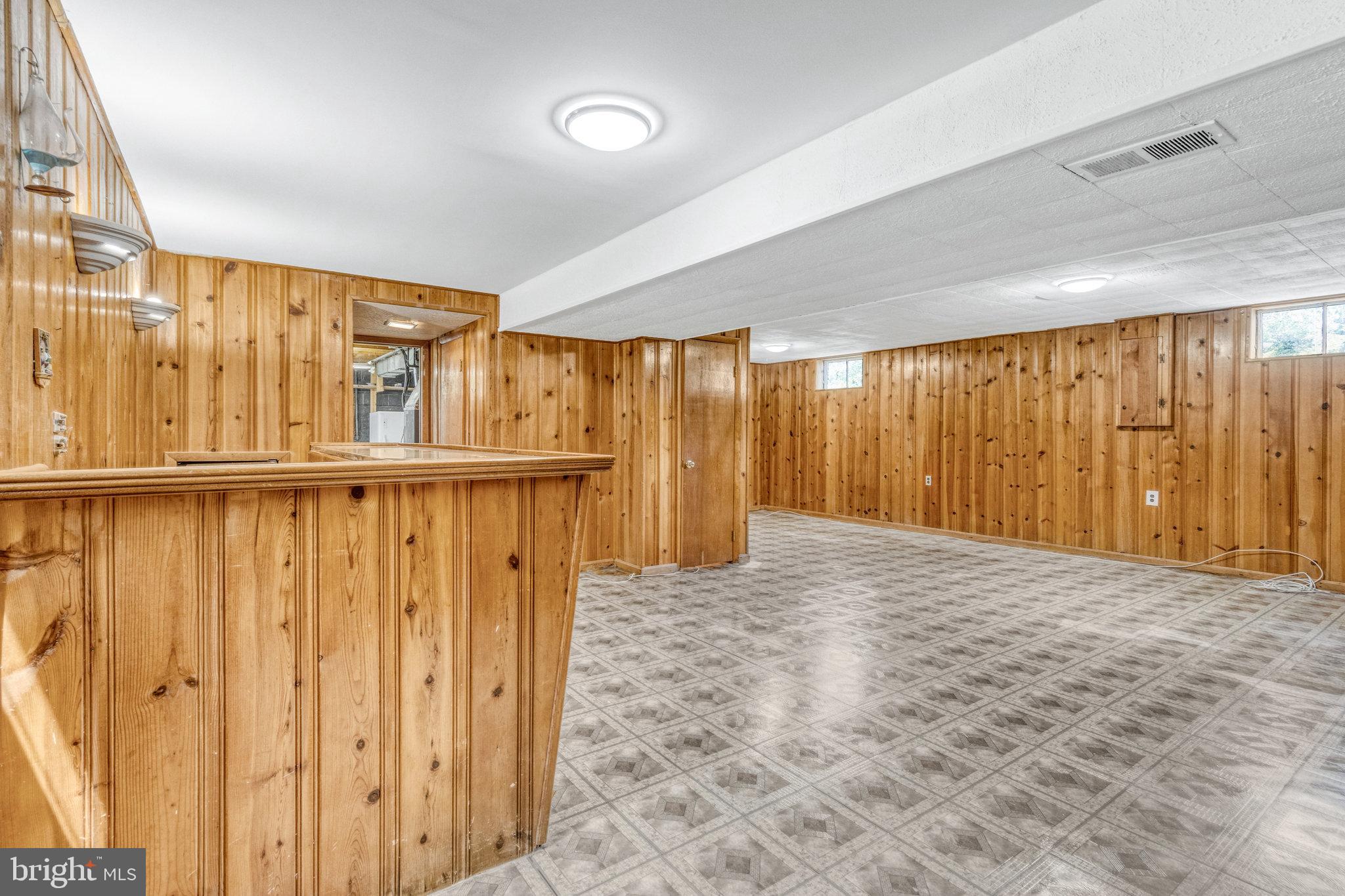 YORKSHIRE VILLAGE - Residential