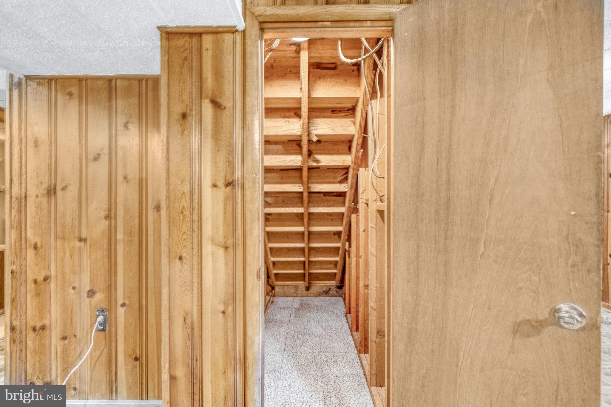 YORKSHIRE VILLAGE - Residential