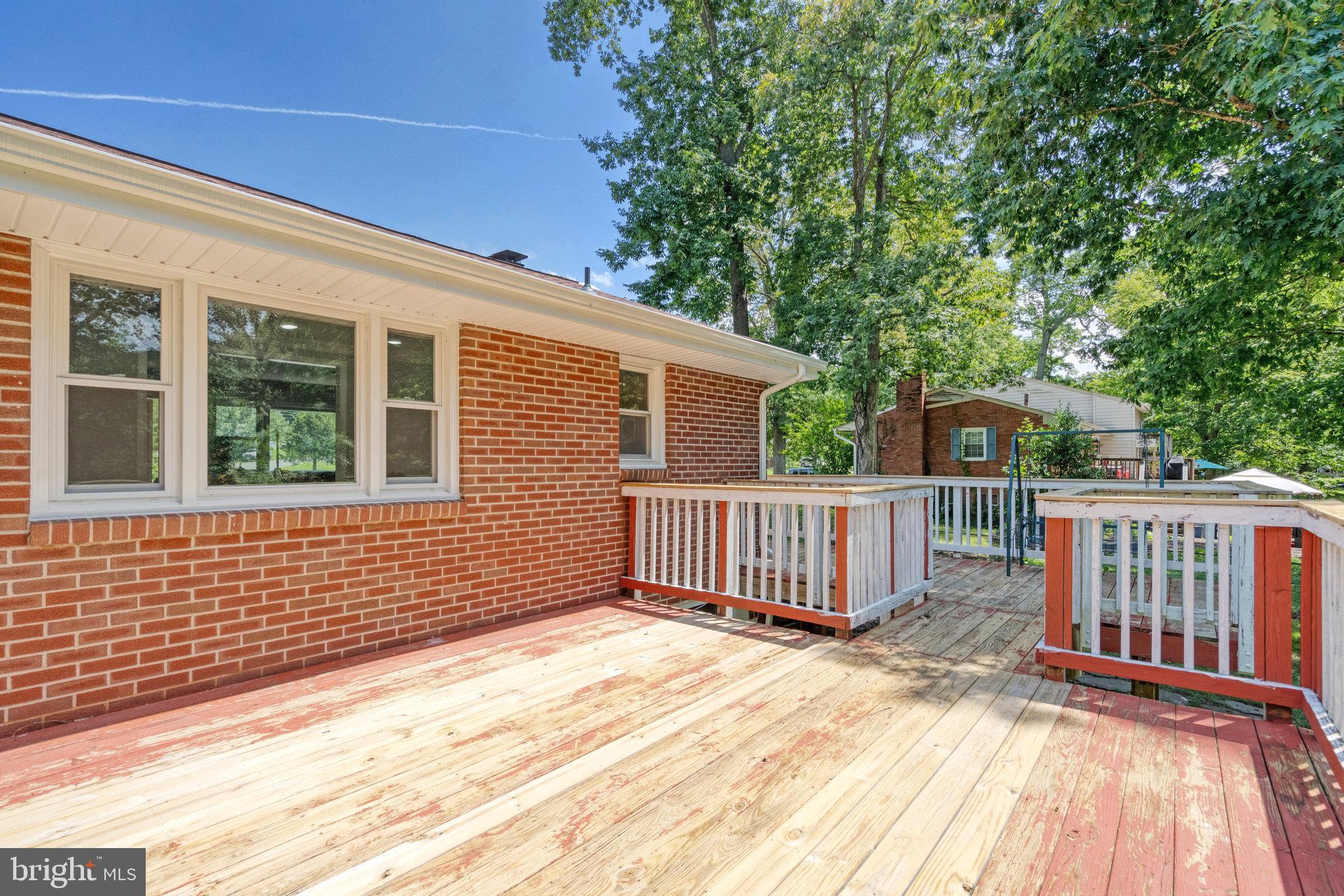 YORKSHIRE VILLAGE - Residential