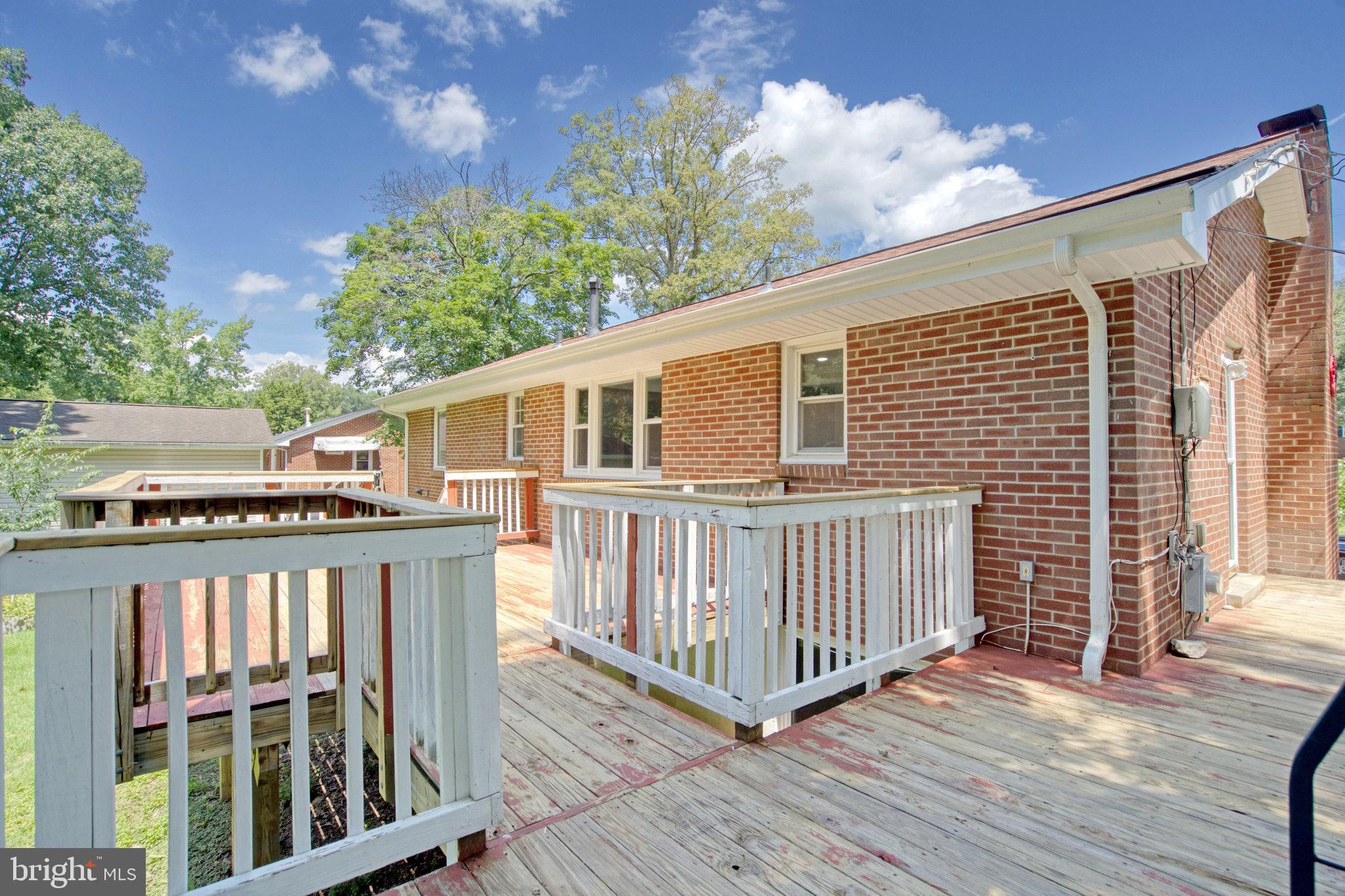 YORKSHIRE VILLAGE - Residential