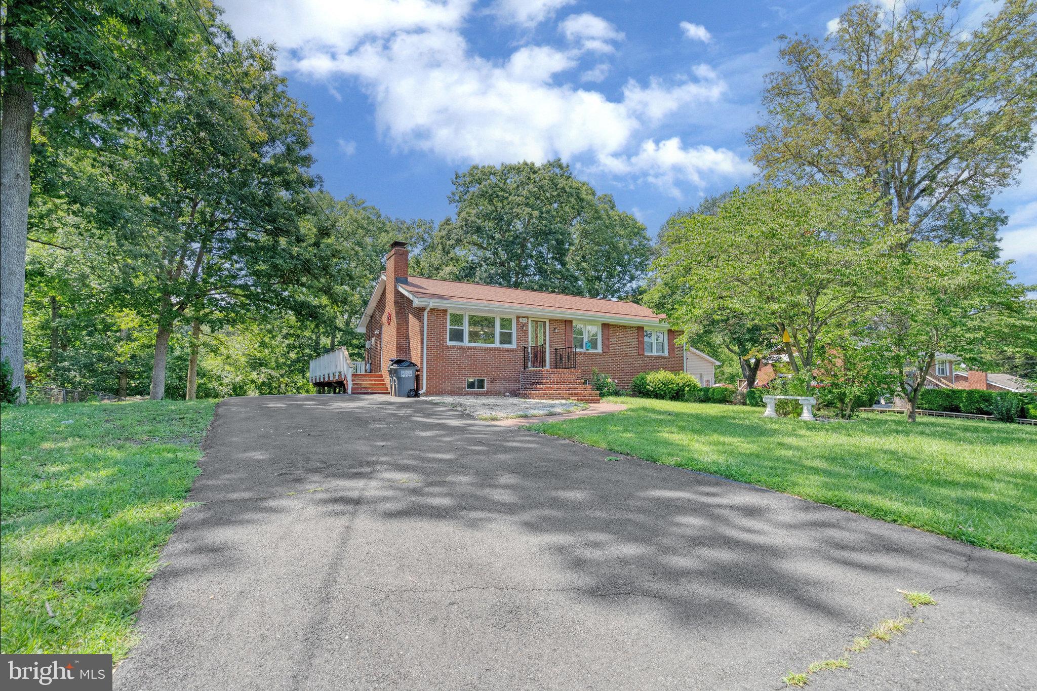 YORKSHIRE VILLAGE - Residential