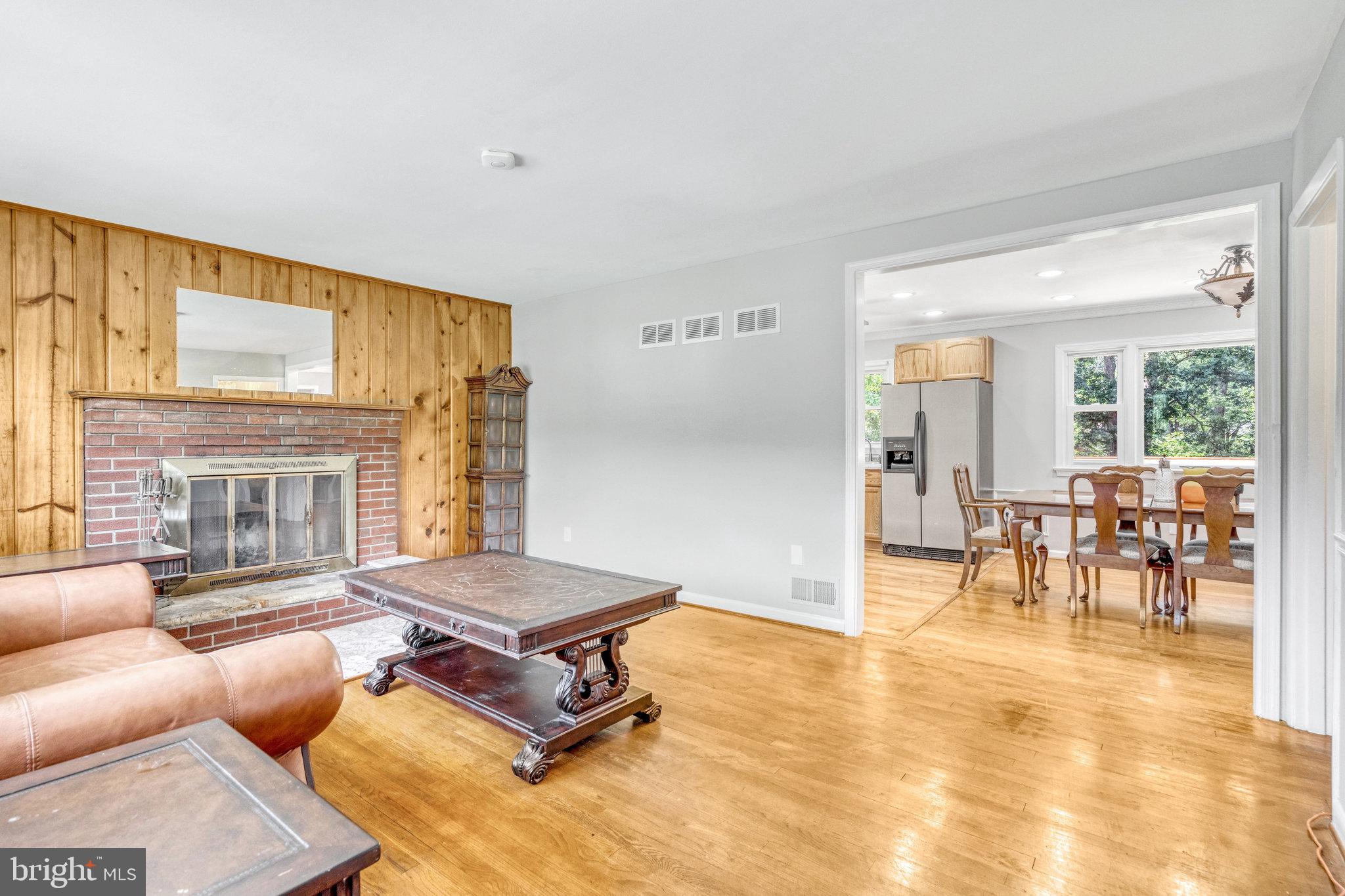 YORKSHIRE VILLAGE - Residential