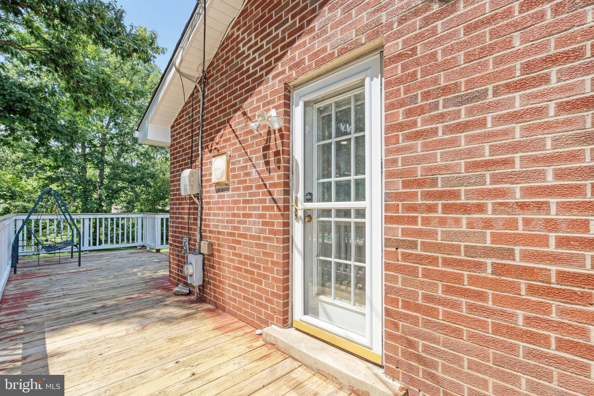 YORKSHIRE VILLAGE - Residential