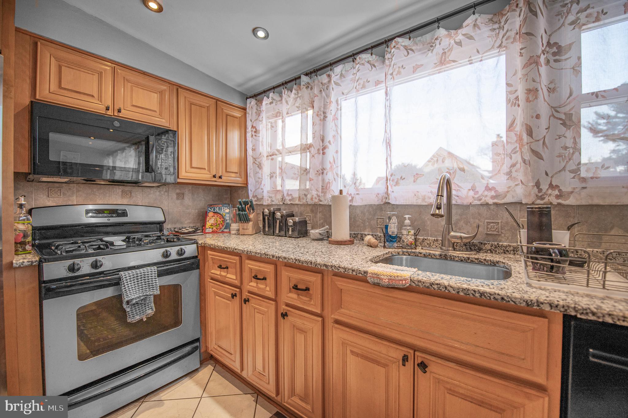 ROWLAND PARK - Residential