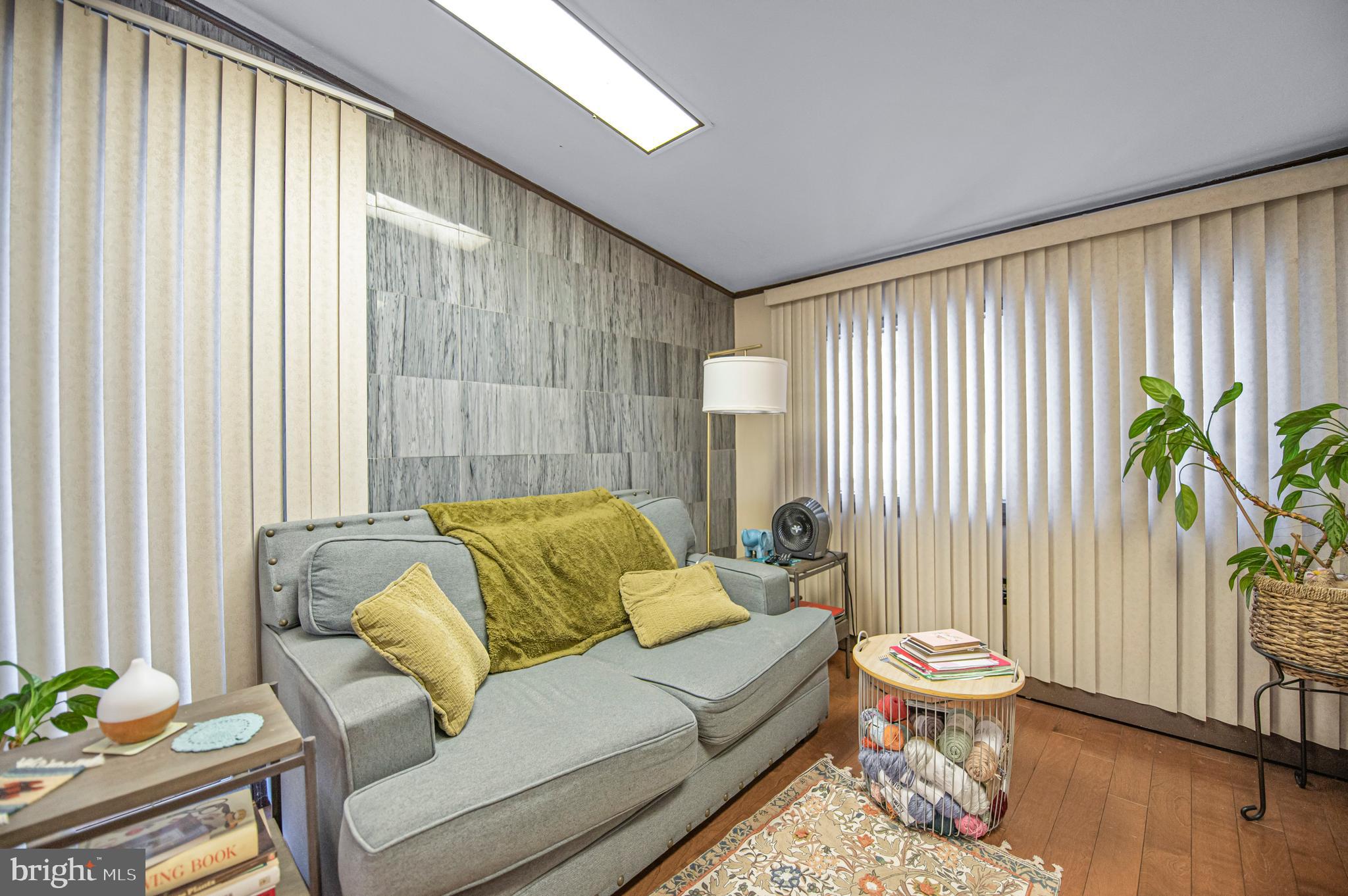 ROWLAND PARK - Residential