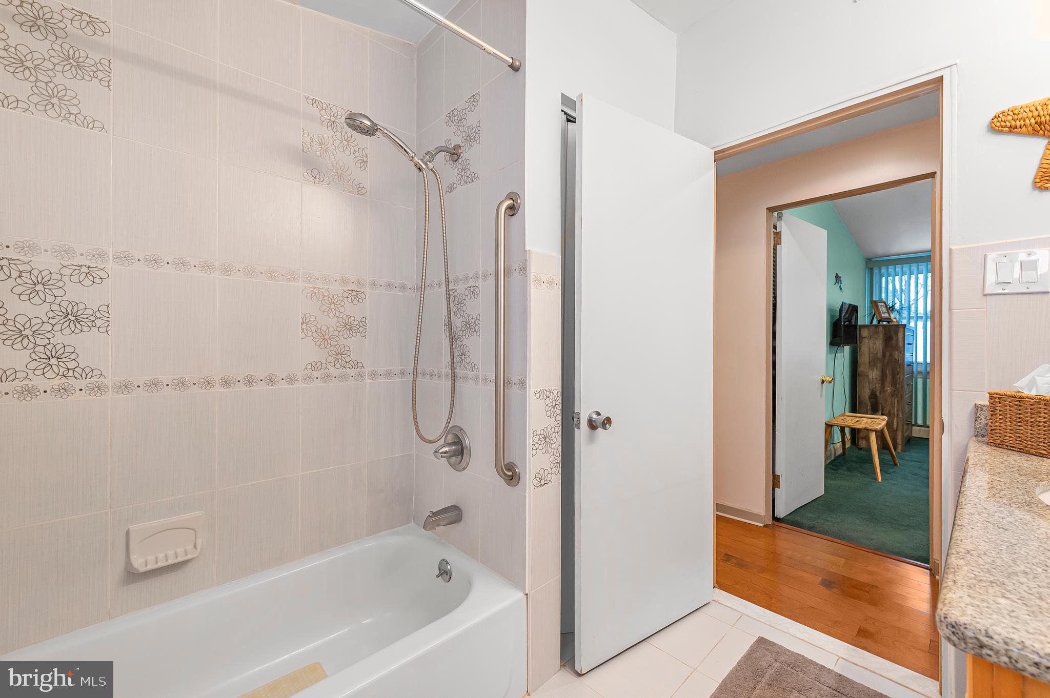 ROWLAND PARK - Residential