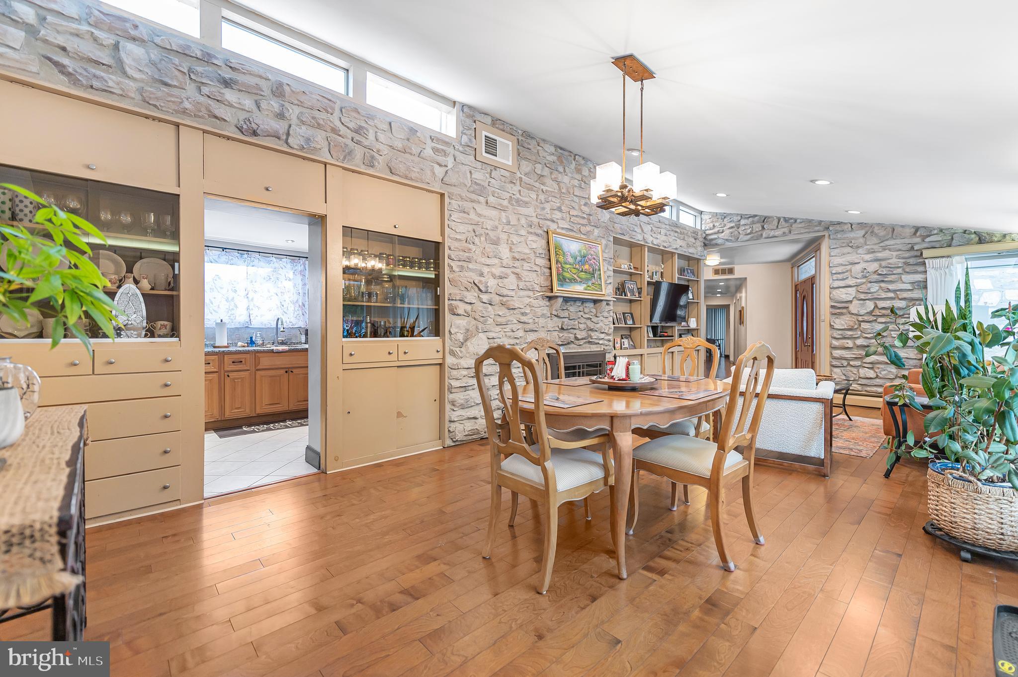 ROWLAND PARK - Residential