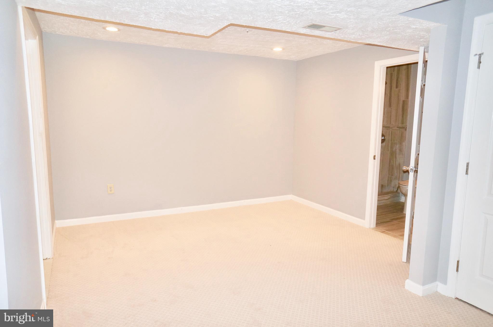 MARLBORO MEADOWS - Residential