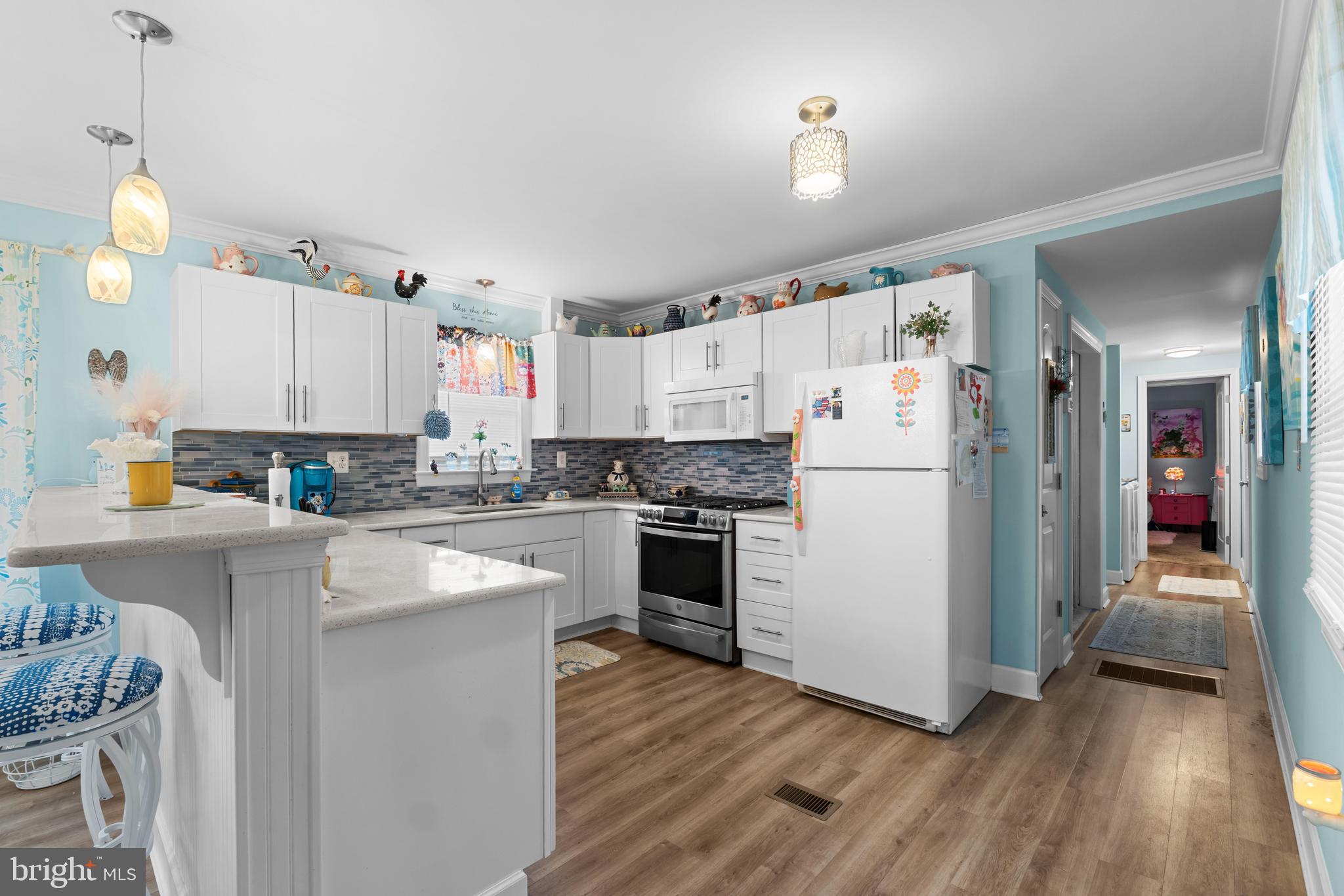 MARINERS COVE - Residential