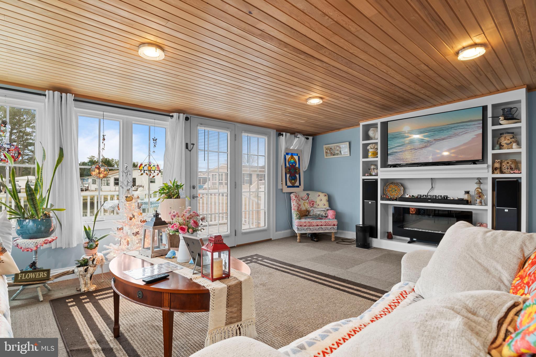 MARINERS COVE - Residential