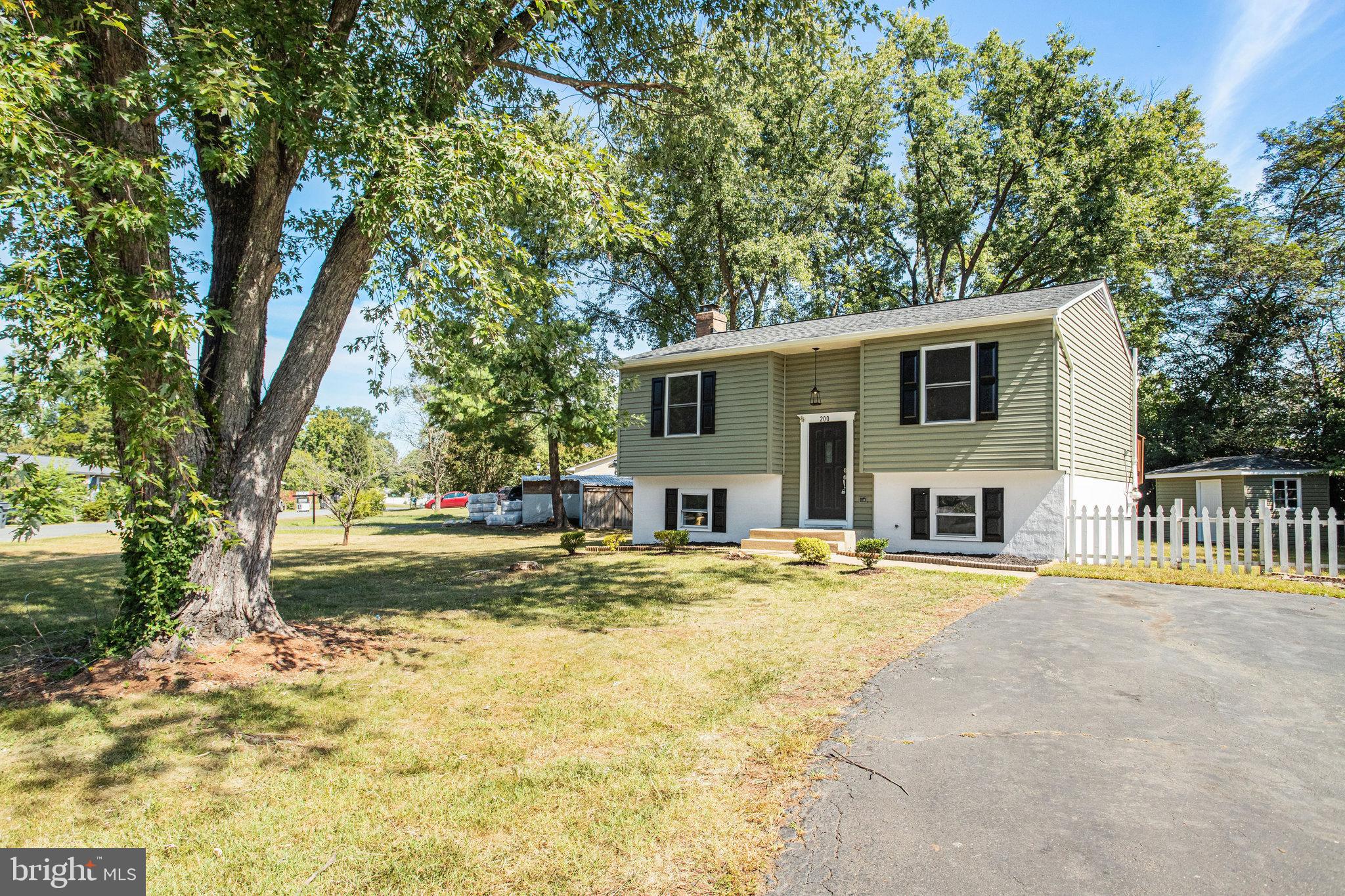 200 VIA DE ROSA DRIVE