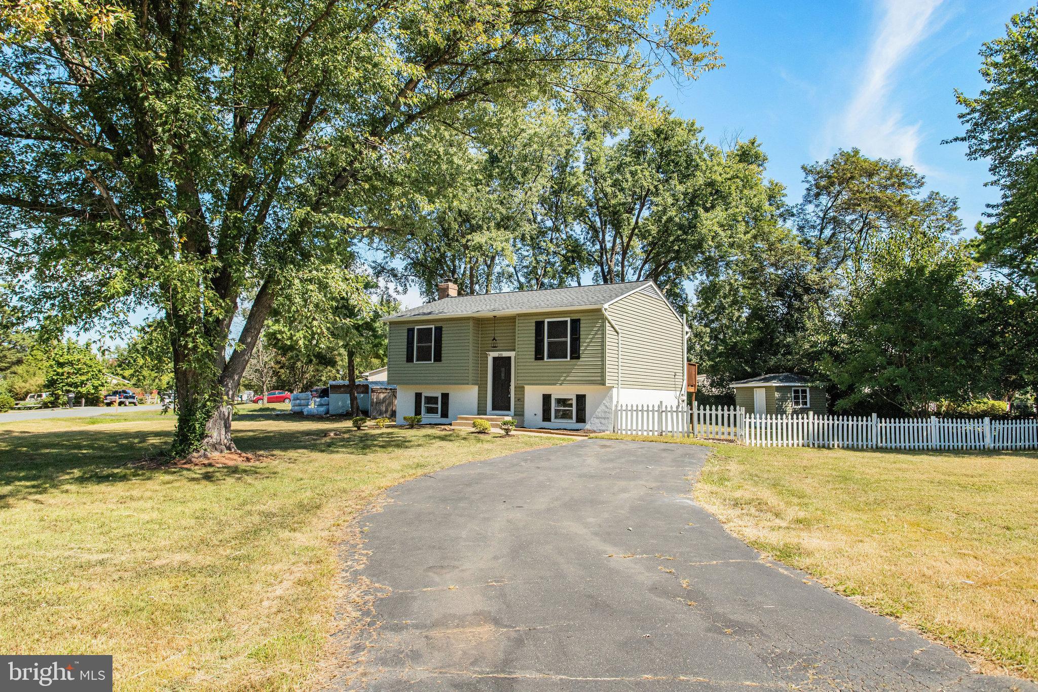 200 VIA DE ROSA DRIVE