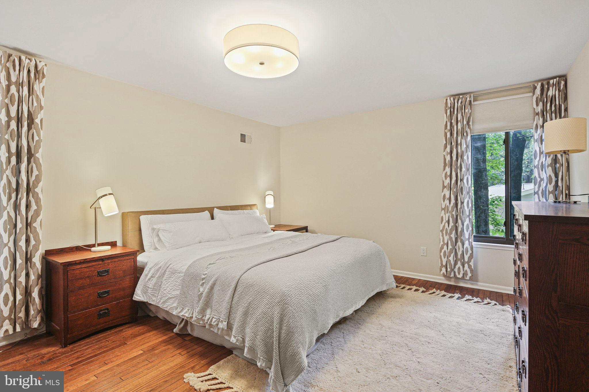 HOBBITS GLEN - Residential