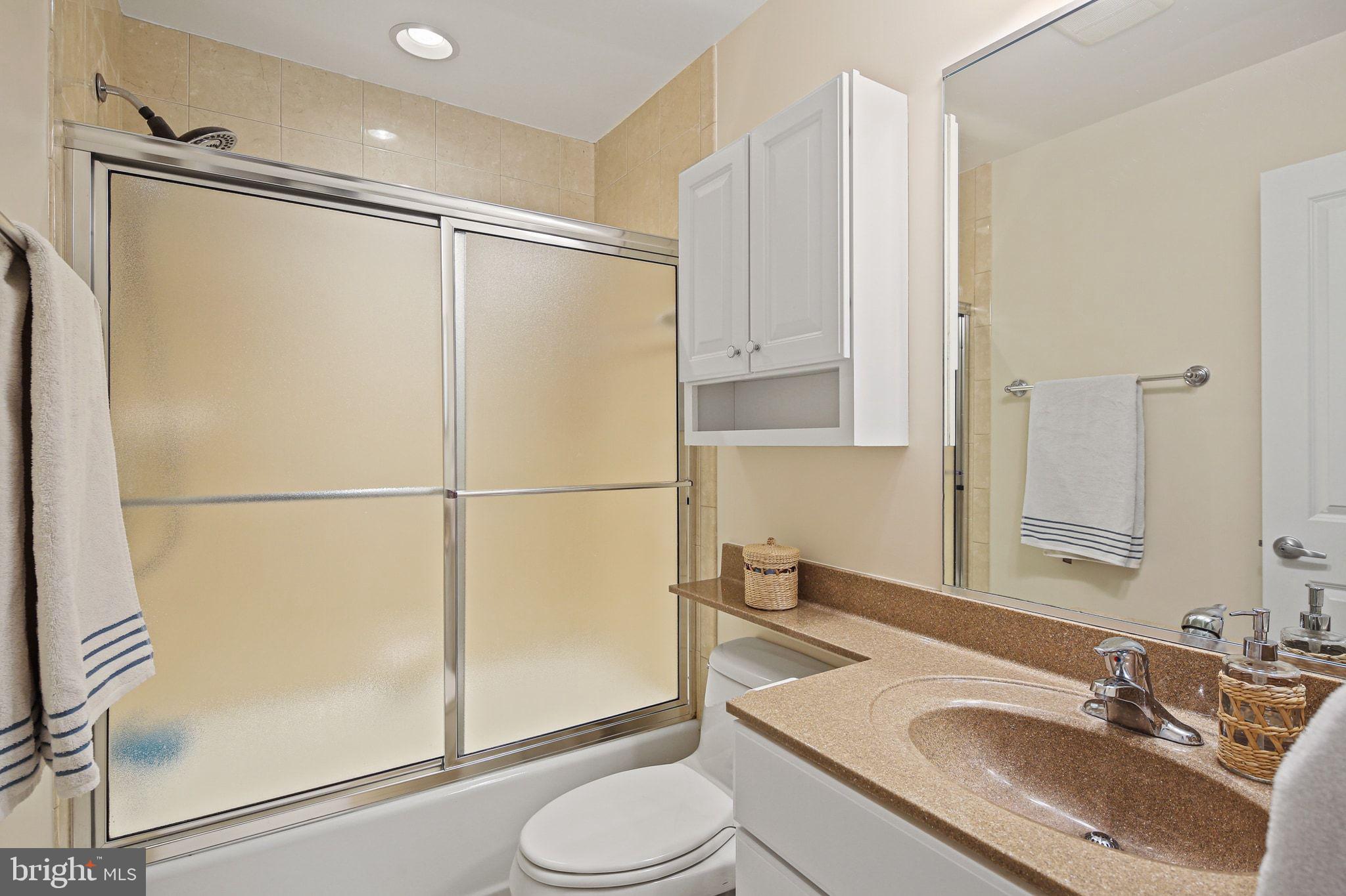 HOBBITS GLEN - Residential