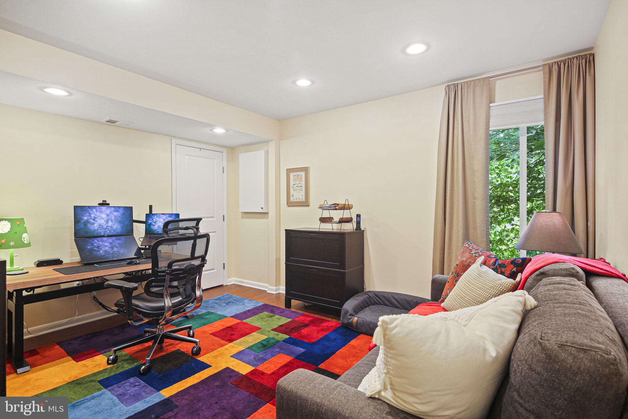 HOBBITS GLEN - Residential