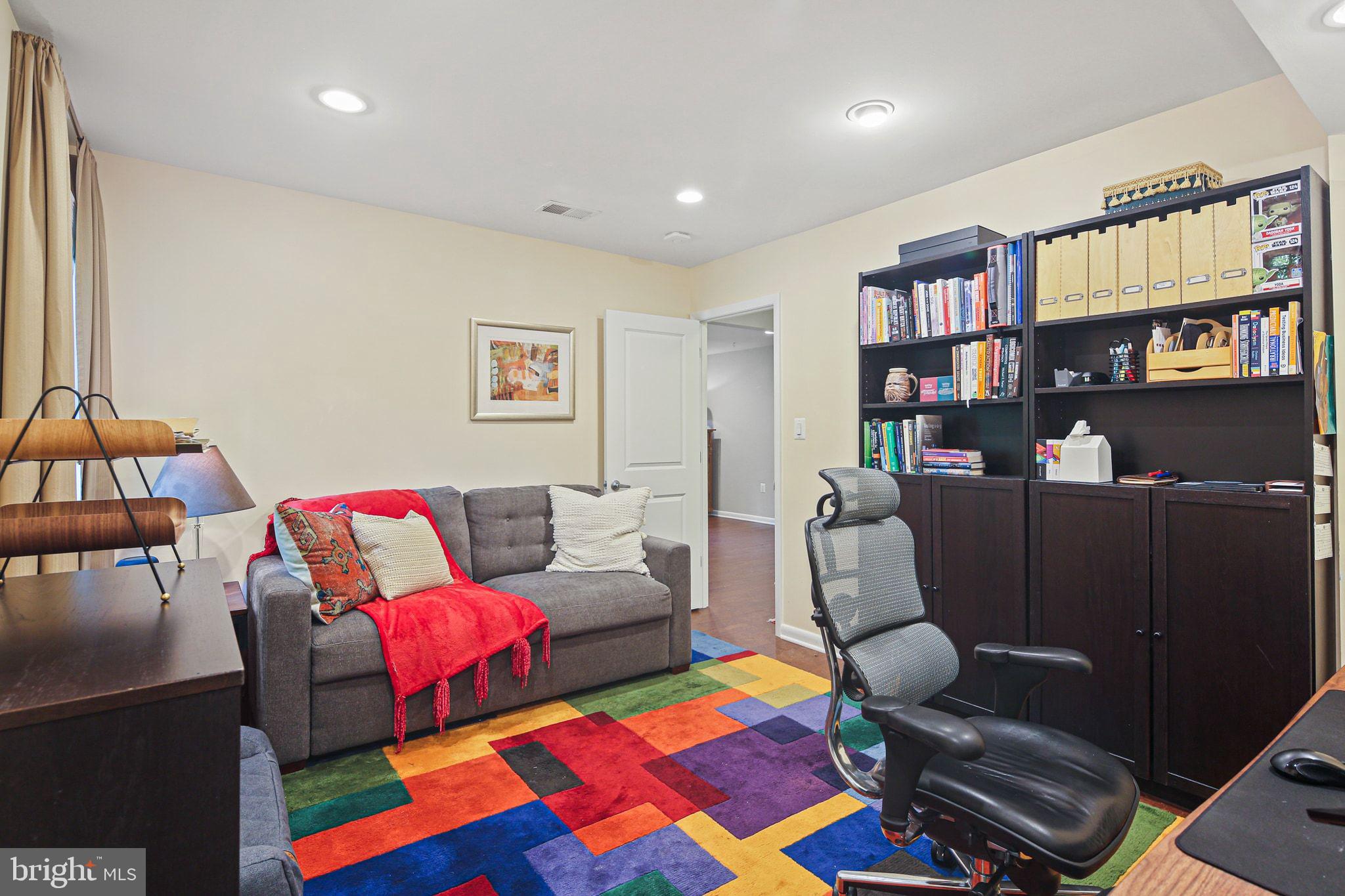 HOBBITS GLEN - Residential