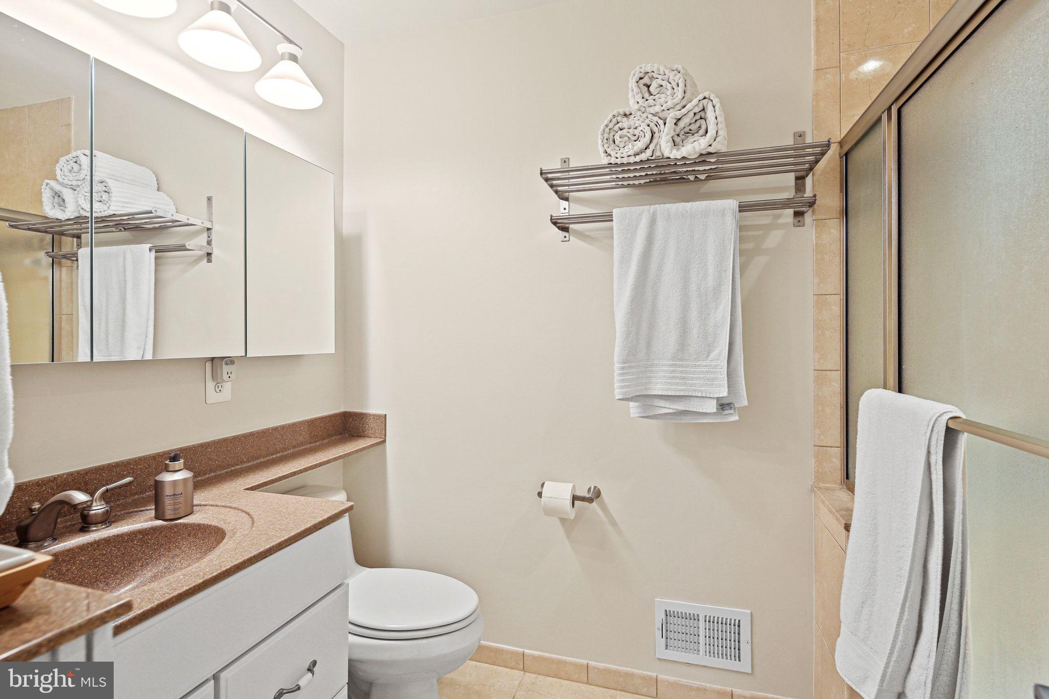 HOBBITS GLEN - Residential