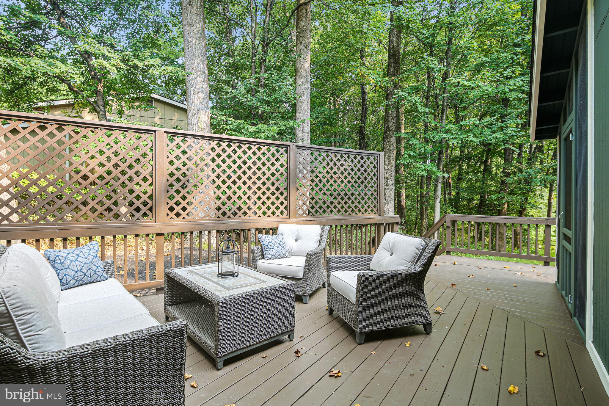 HOBBITS GLEN - Residential