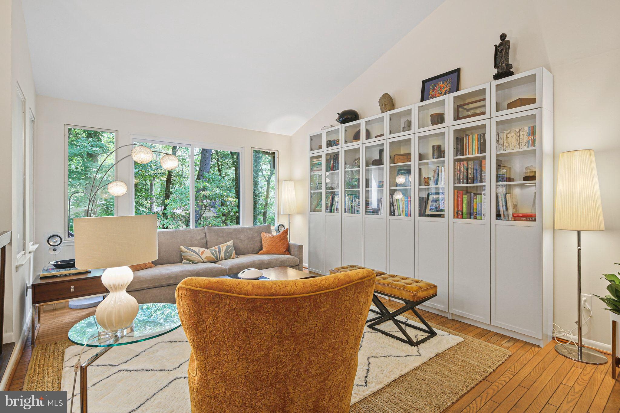 HOBBITS GLEN - Residential