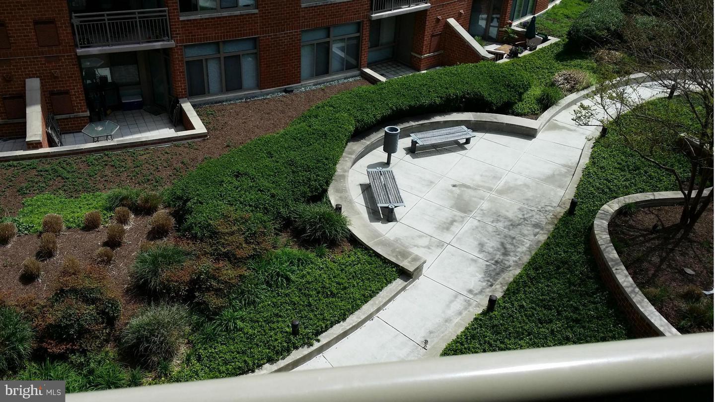 ECLIPSE ON CENTER PARK - Residential Lease