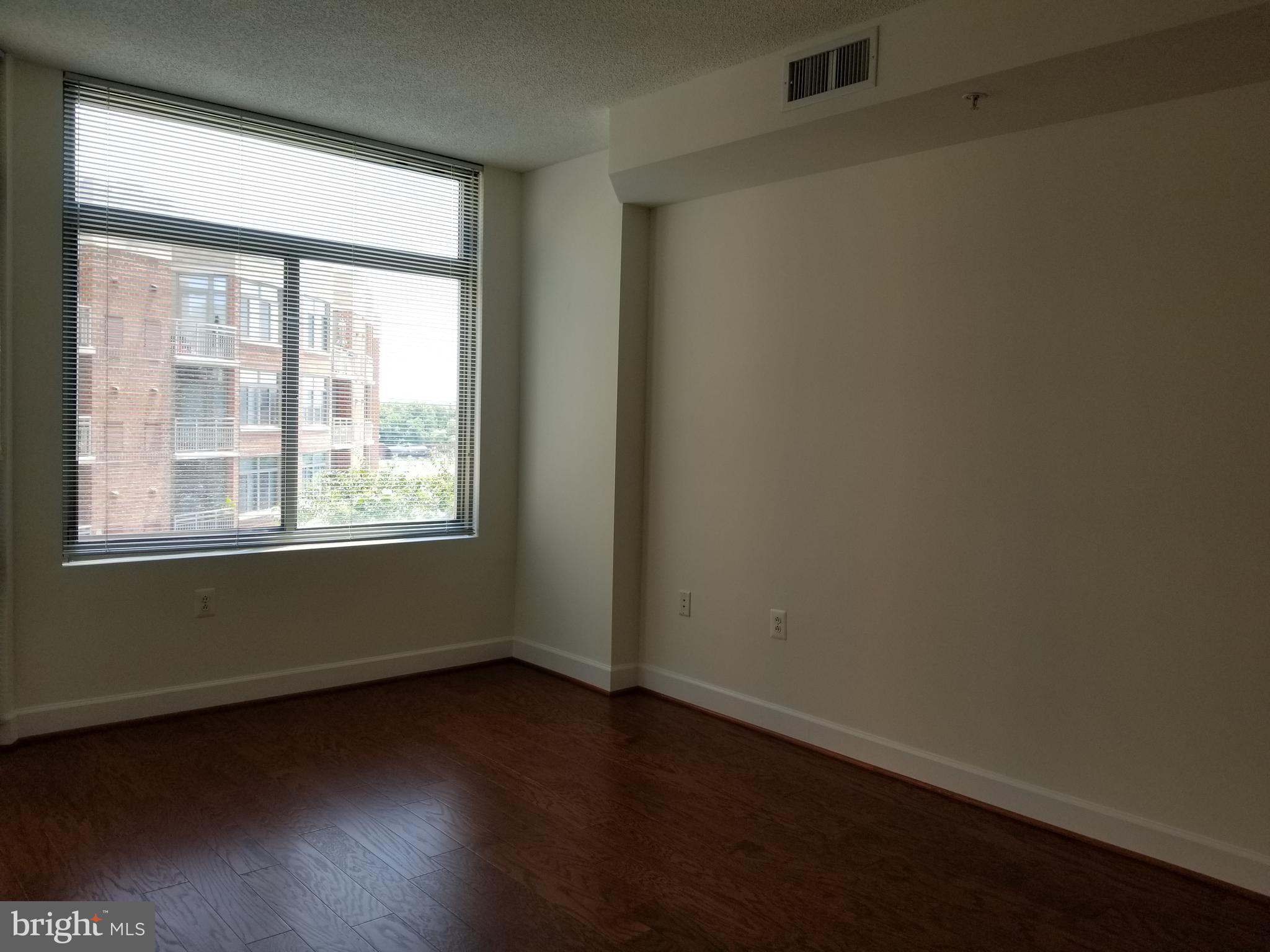 ECLIPSE ON CENTER PARK - Residential Lease