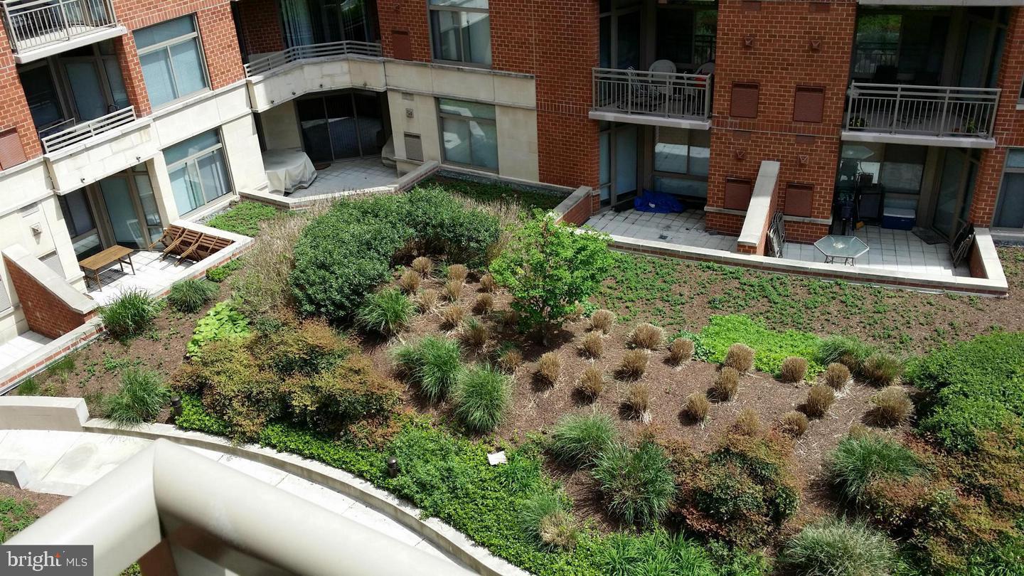 ECLIPSE ON CENTER PARK - Residential Lease