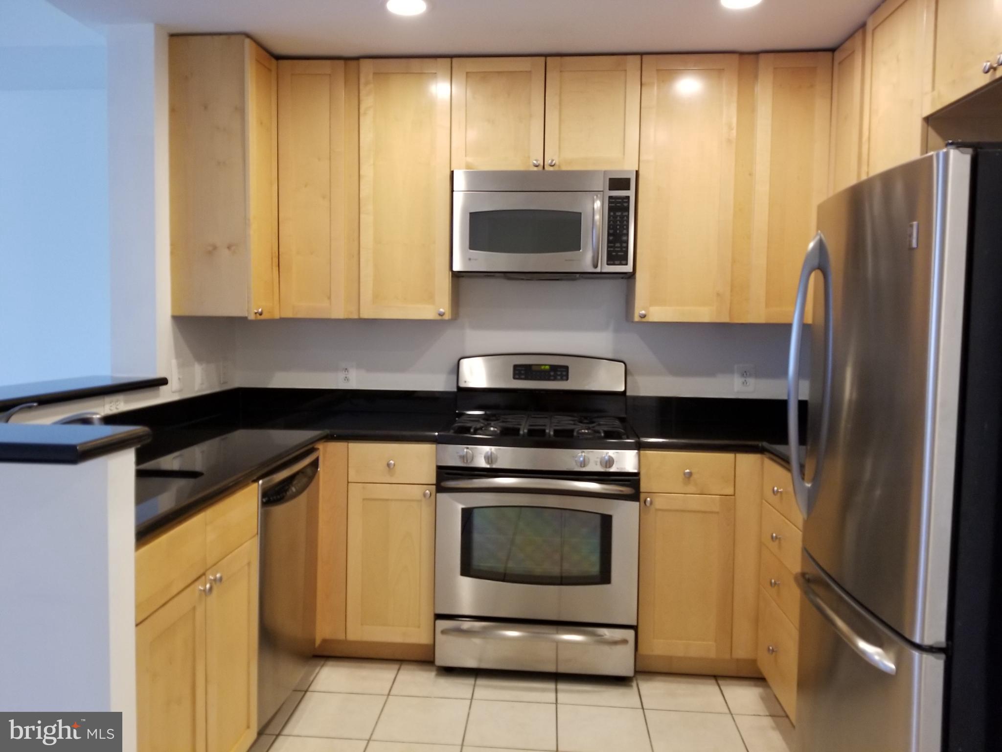 ECLIPSE ON CENTER PARK - Residential Lease