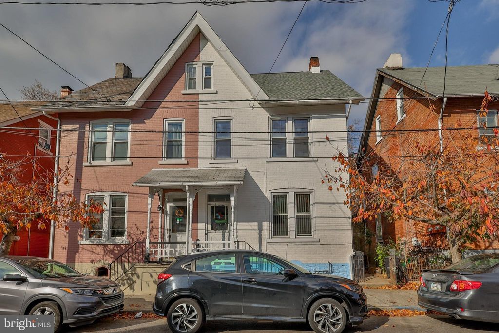 Photo of 427 Pawnee Street, BETHLEHEM, PA 18015 (MLS # PANH2008884)