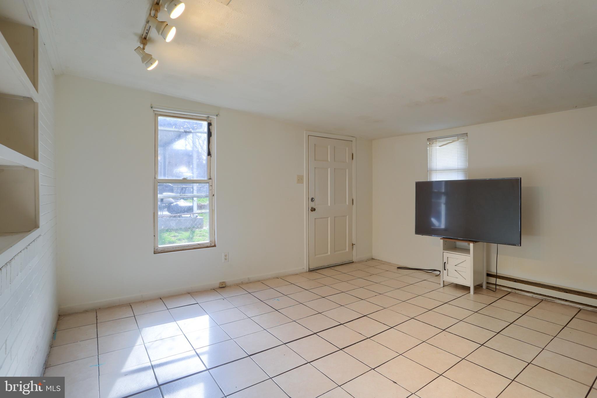 LANCASTER - Residential