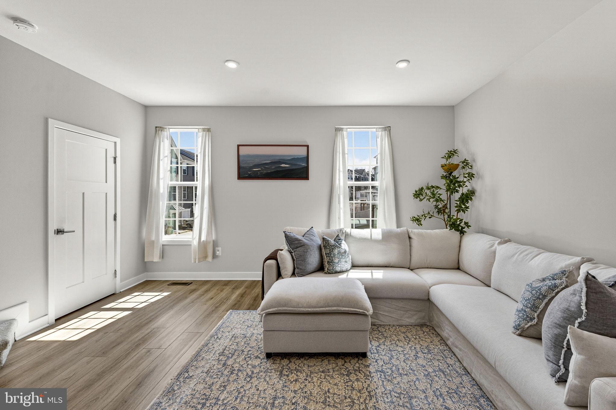 MADISON STATION - Residential