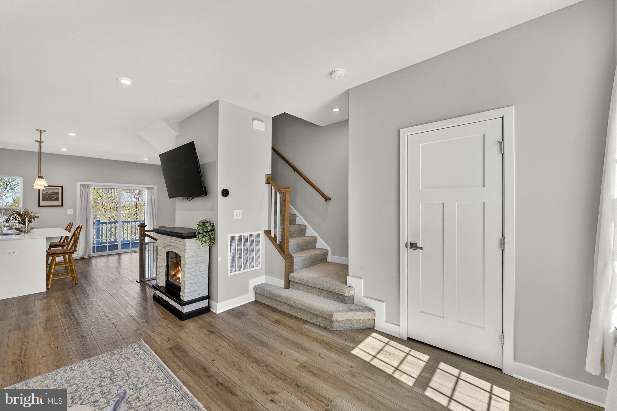 MADISON STATION - Residential