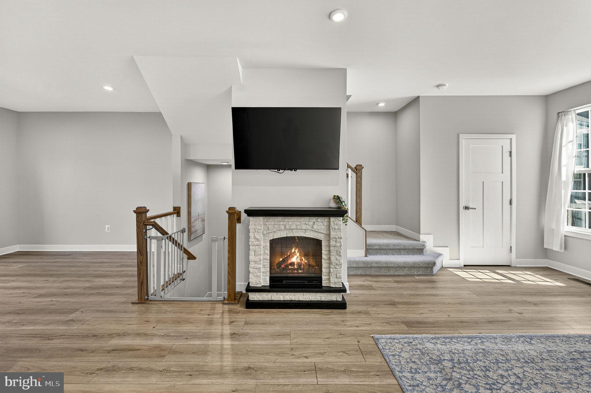 MADISON STATION - Residential