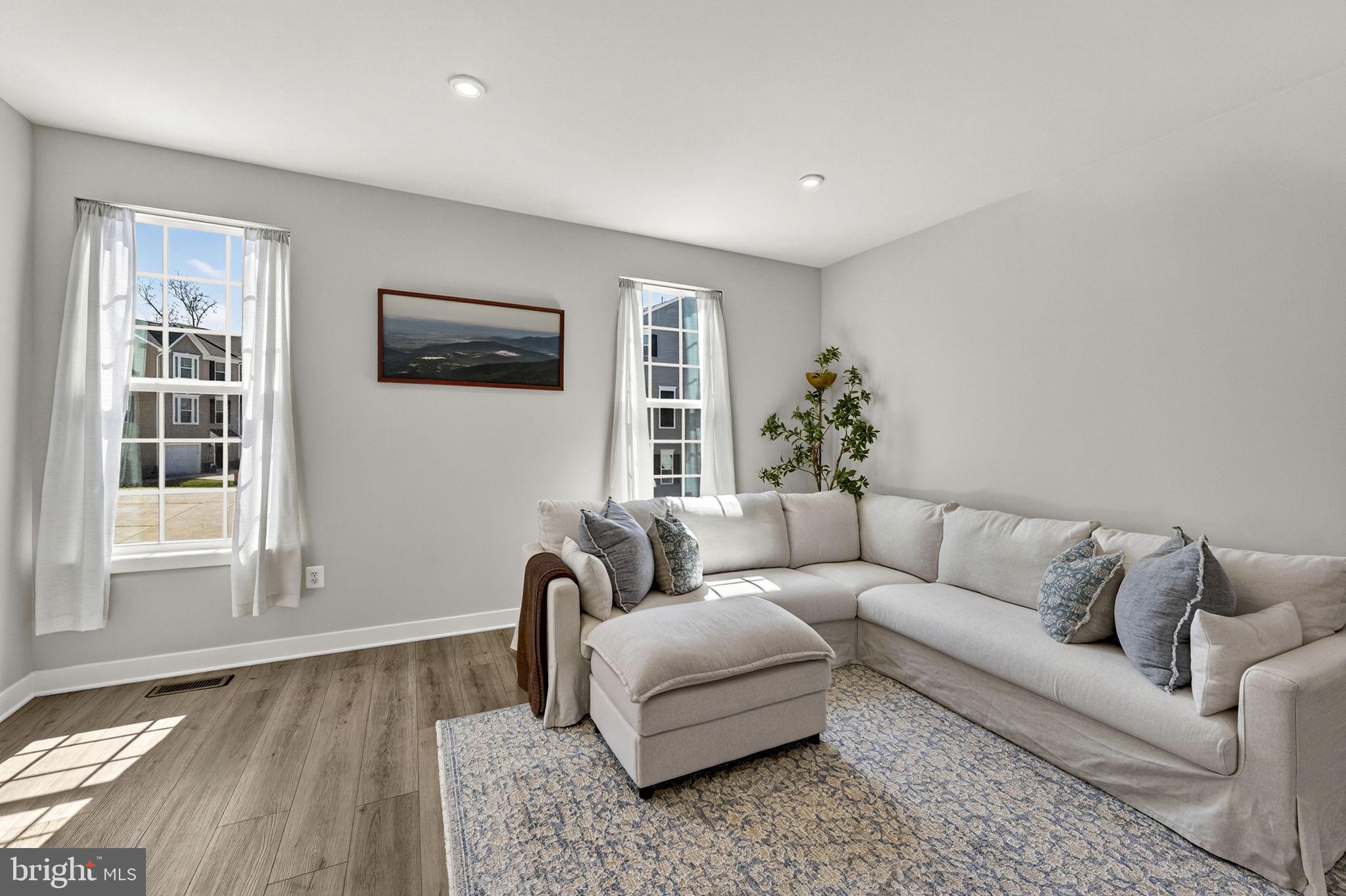 MADISON STATION - Residential