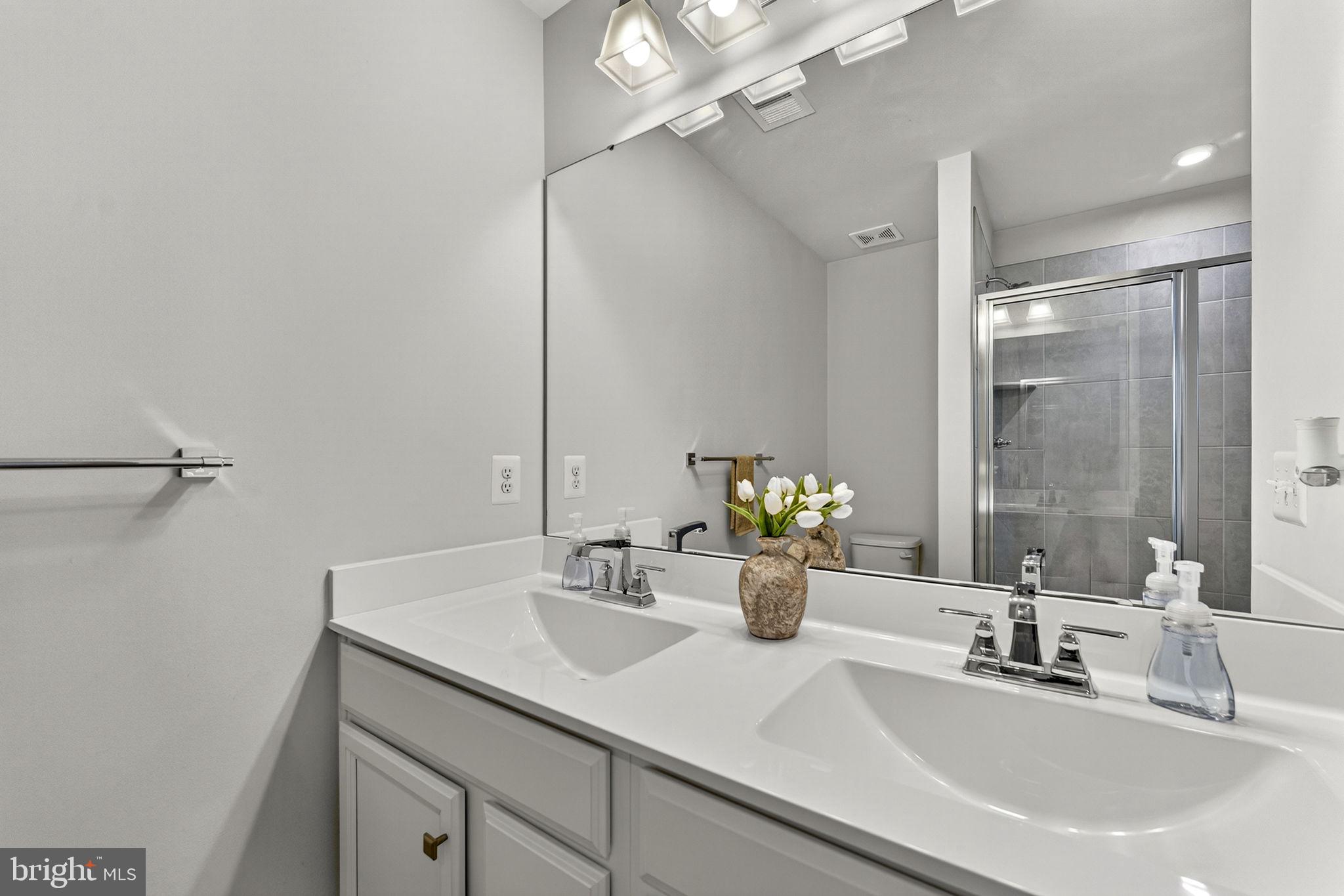 MADISON STATION - Residential