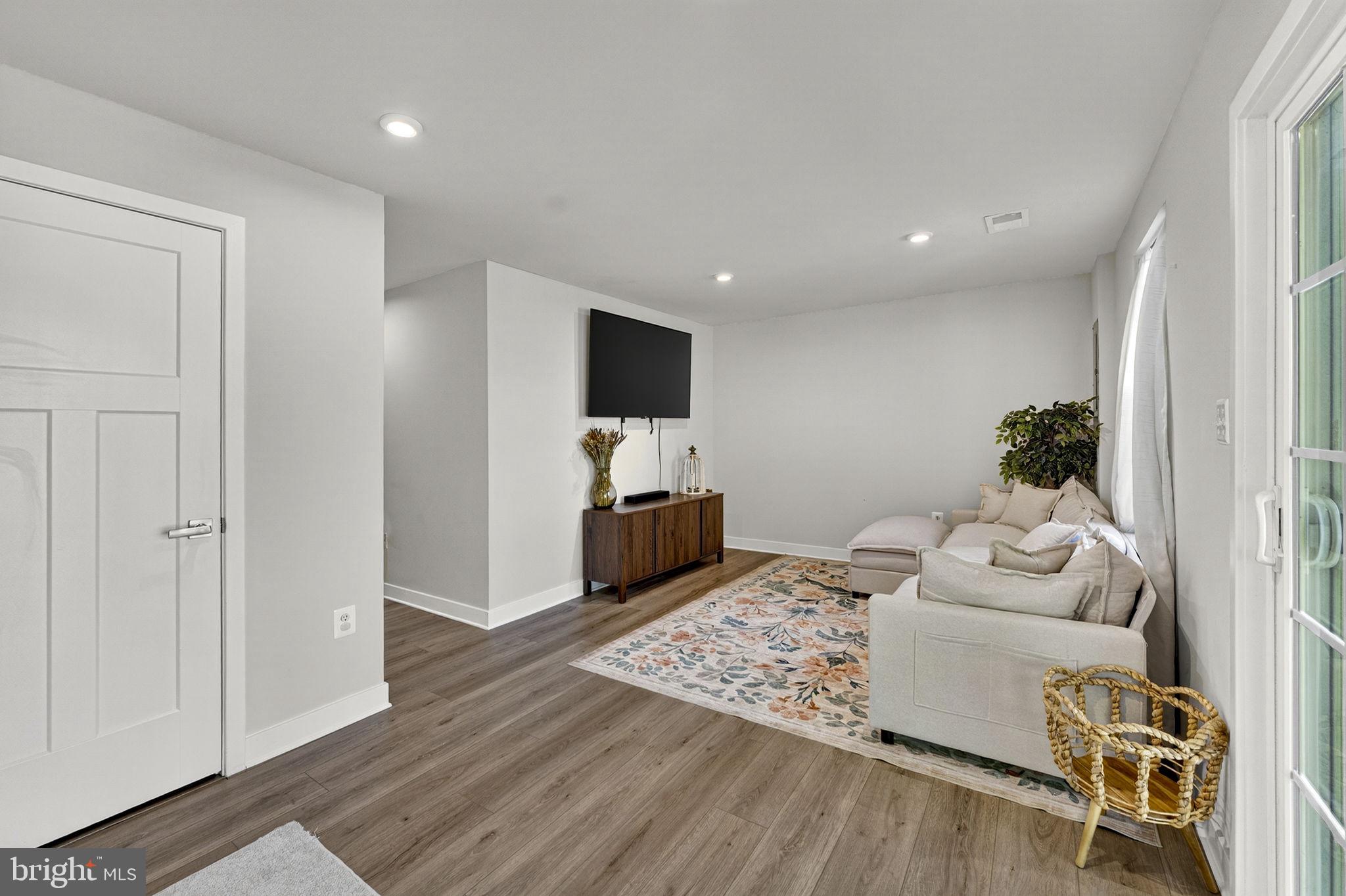 MADISON STATION - Residential