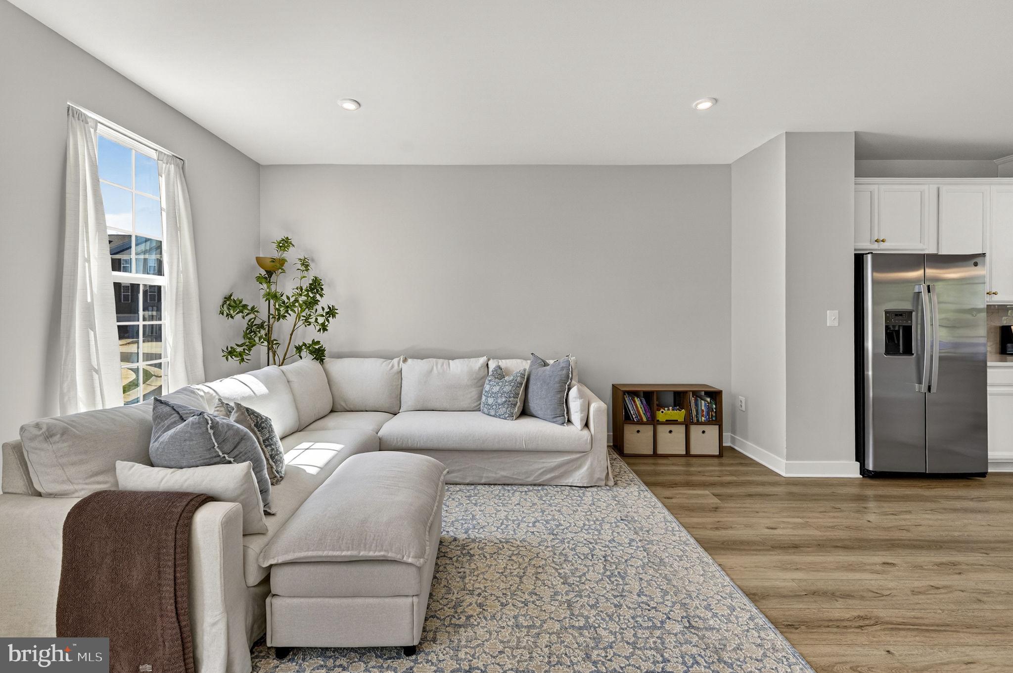 MADISON STATION - Residential