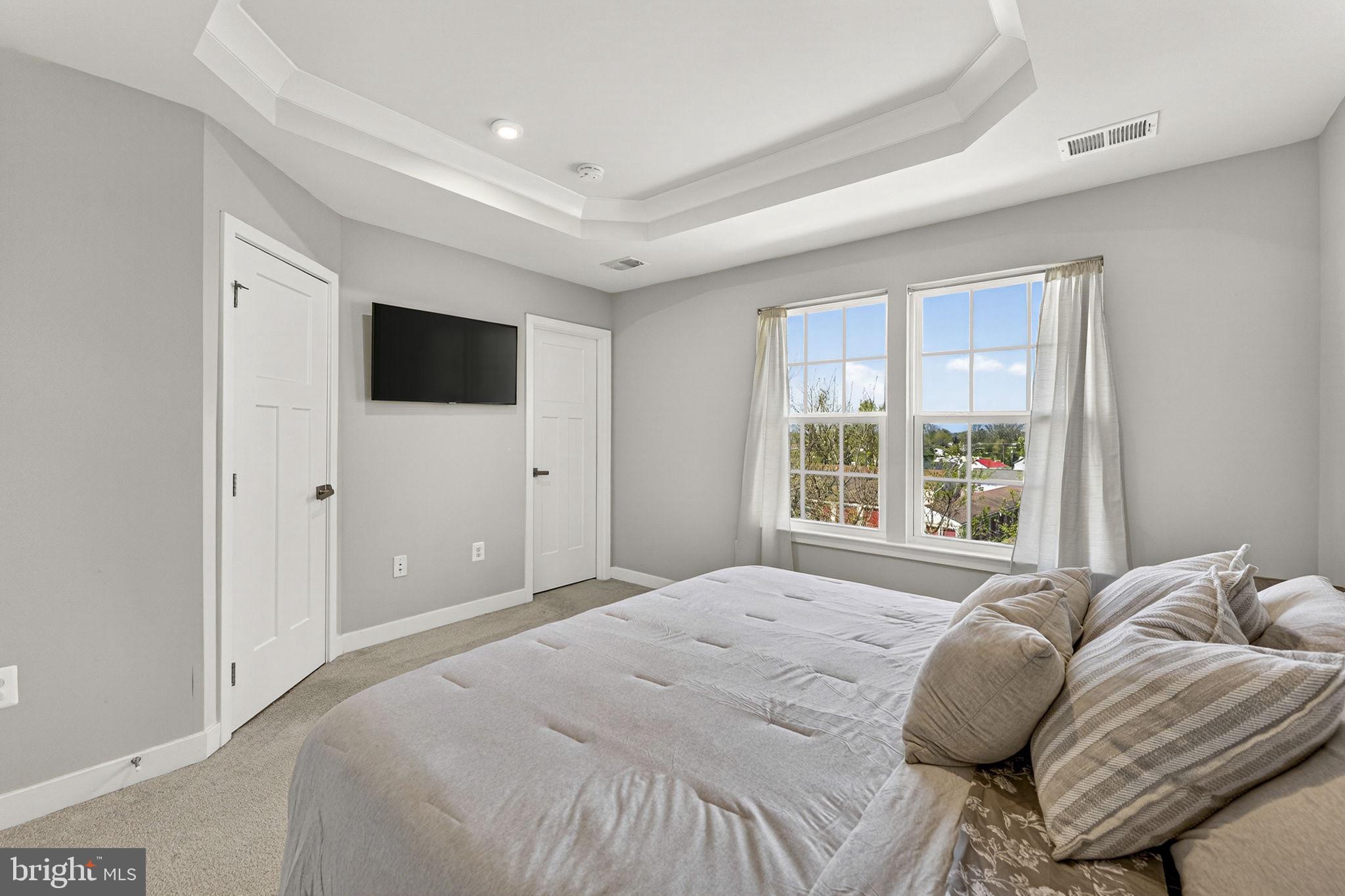 MADISON STATION - Residential